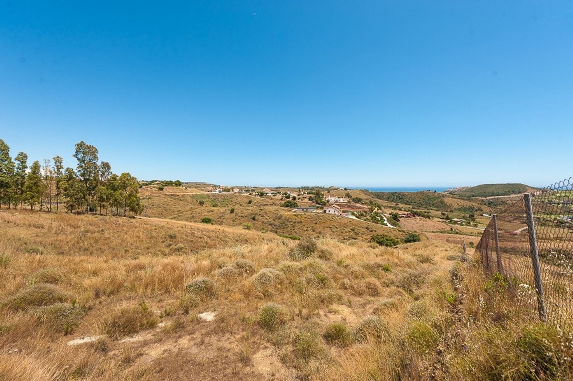 Tanah di Fuengirola, Andalusia 10741482