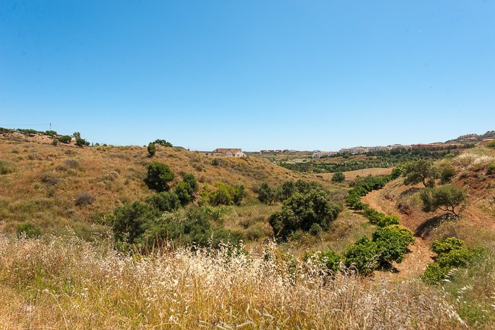 Tanah di Fuengirola, Andalusia 10741482