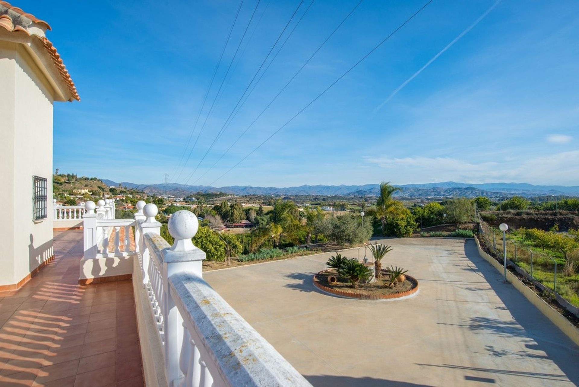 房子 在 Alhaurín de la Torre, Andalucía 10742037