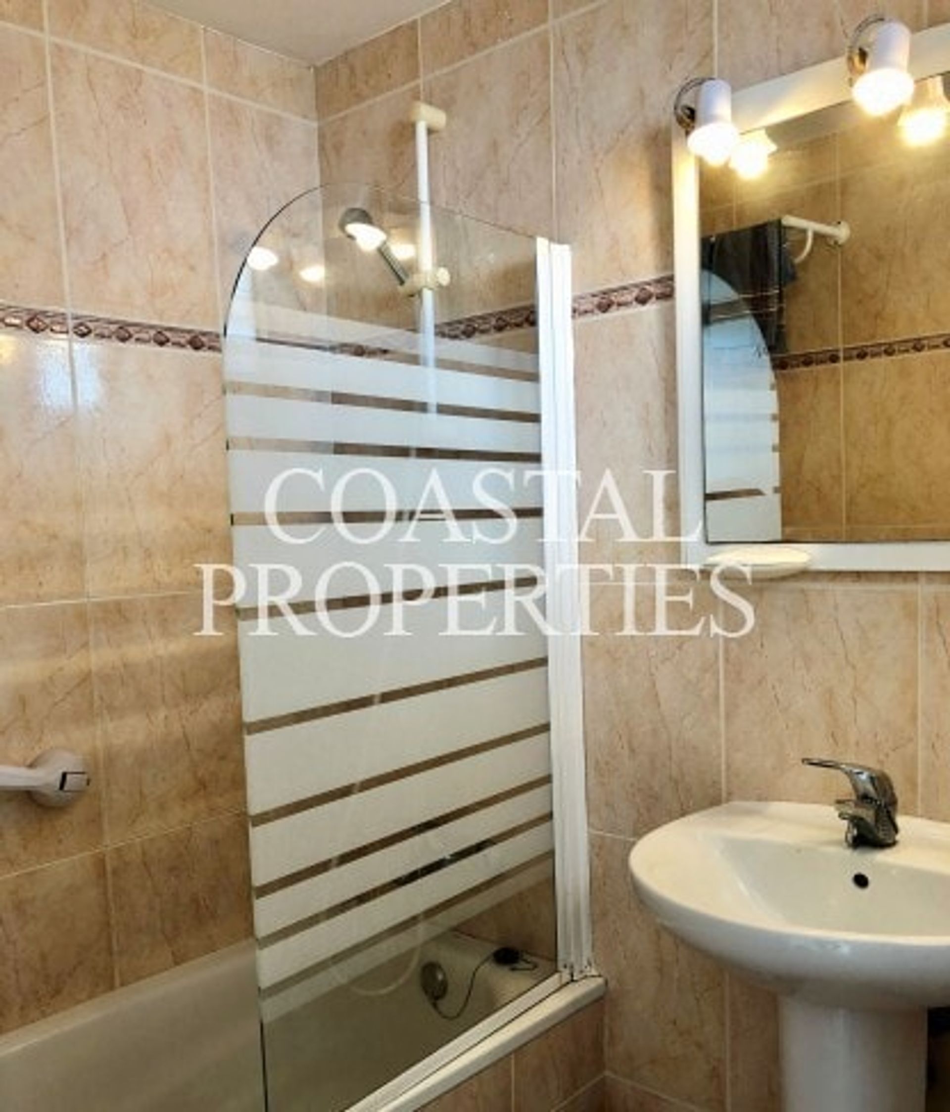 Condominium in Calvia, De Balearen 10742053