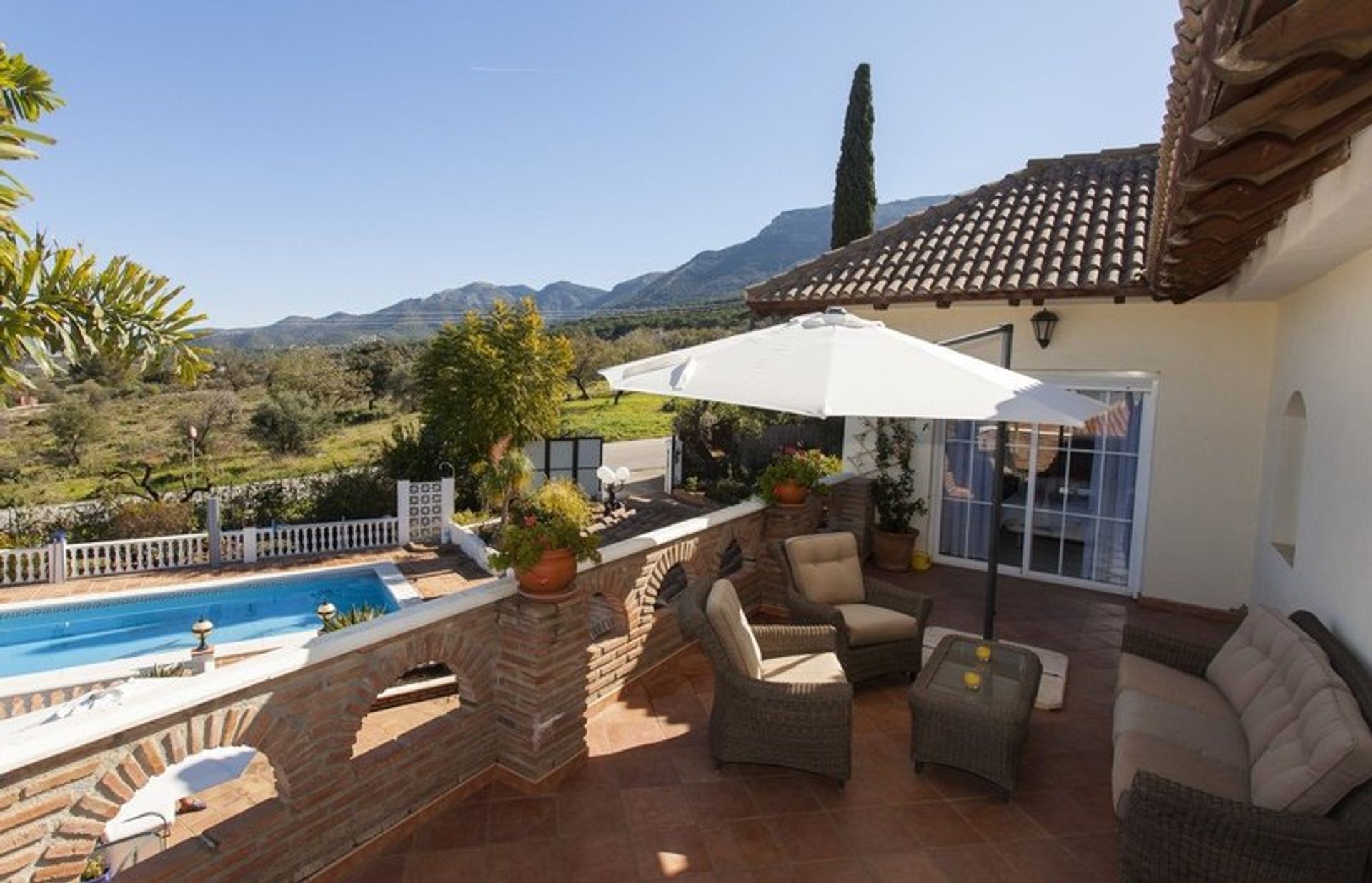 Casa nel Alhaurin el Grande, Andalusia 10742176