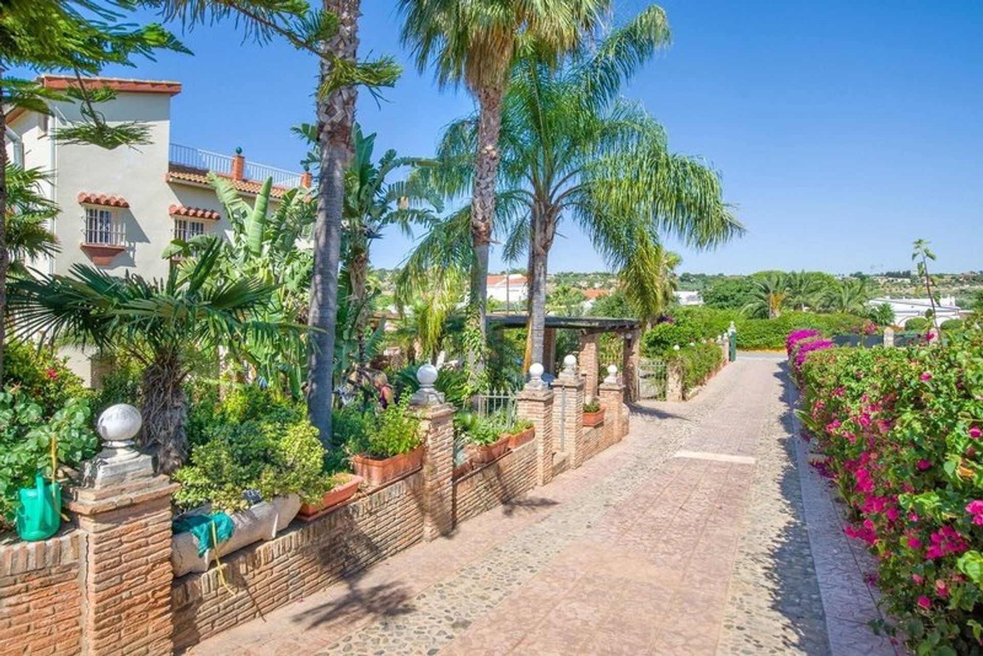 Huis in Alhaurín de la Torre, Andalucía 10742488