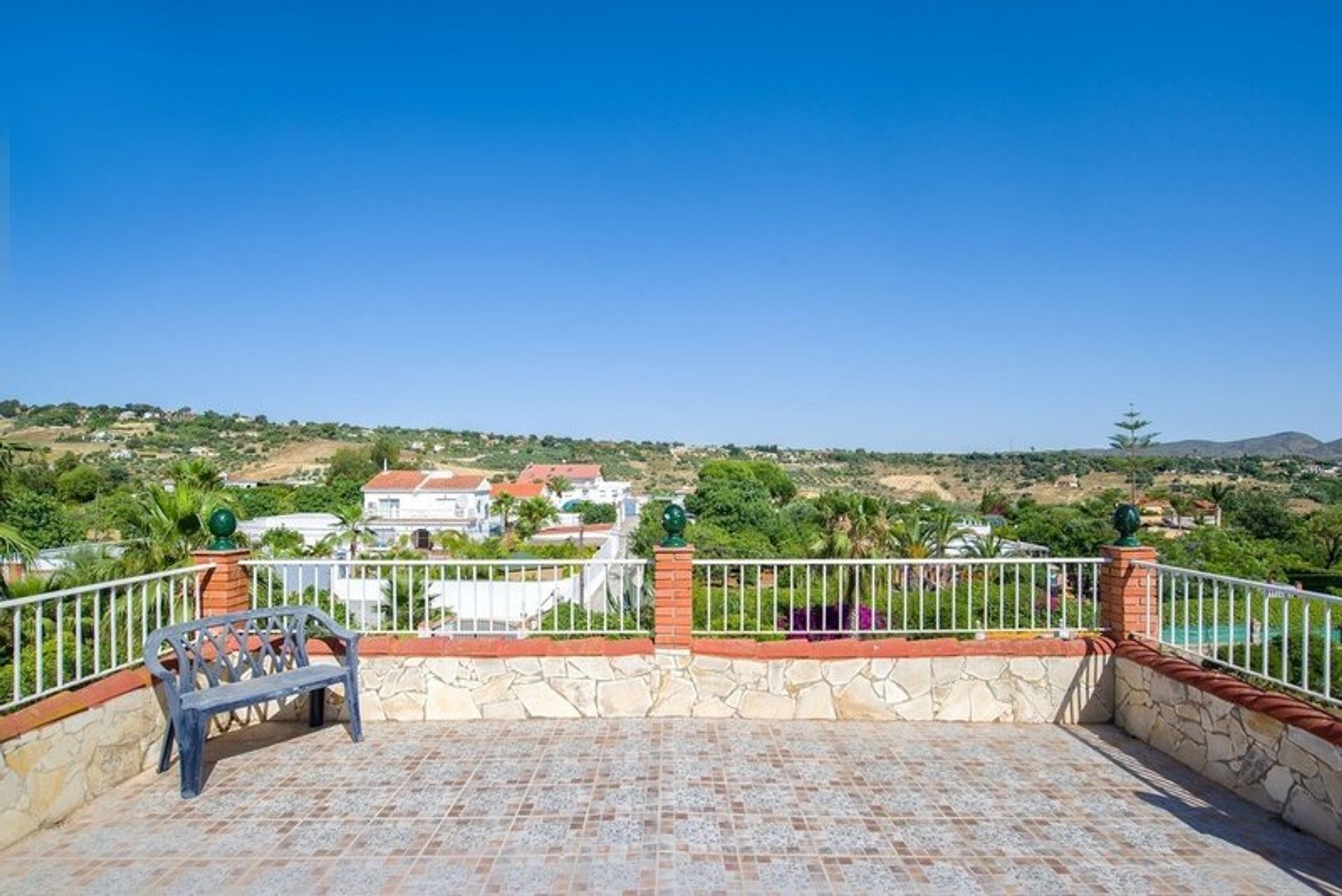 Huis in Alhaurín de la Torre, Andalucía 10742488