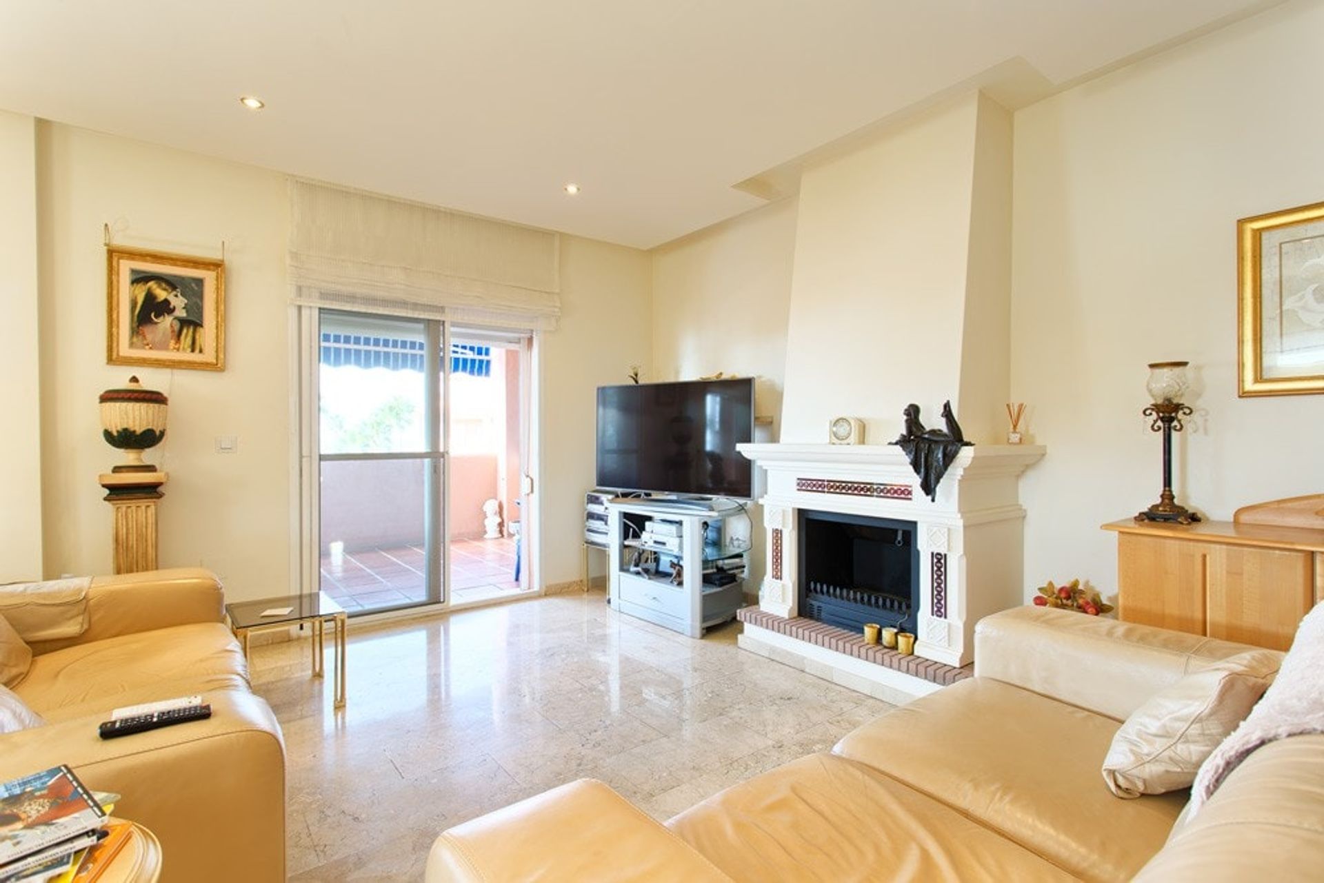 Condominium in Estepona, Andalusië 10743142