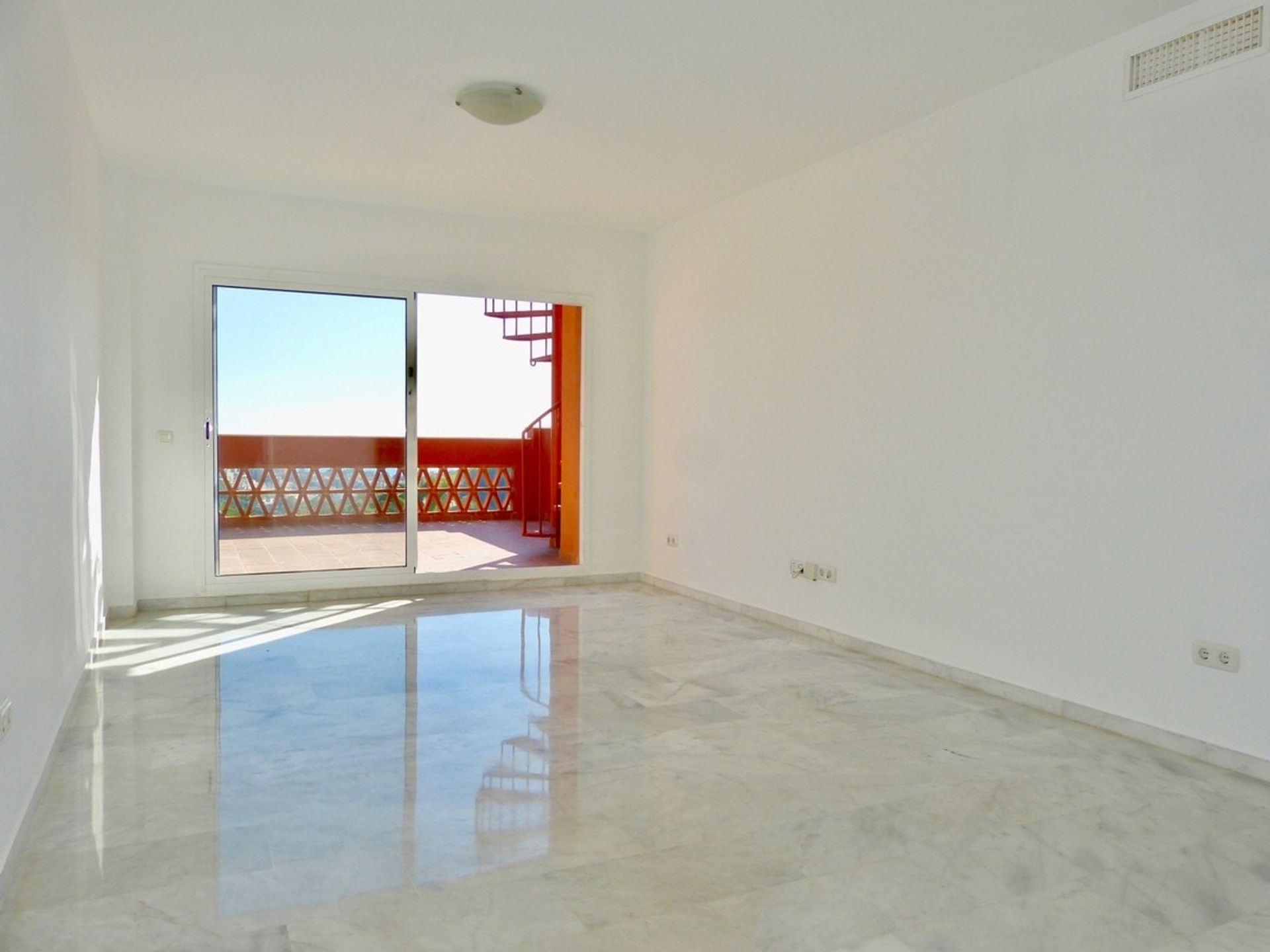 Condominium in Ojen, Andalusia 10743474