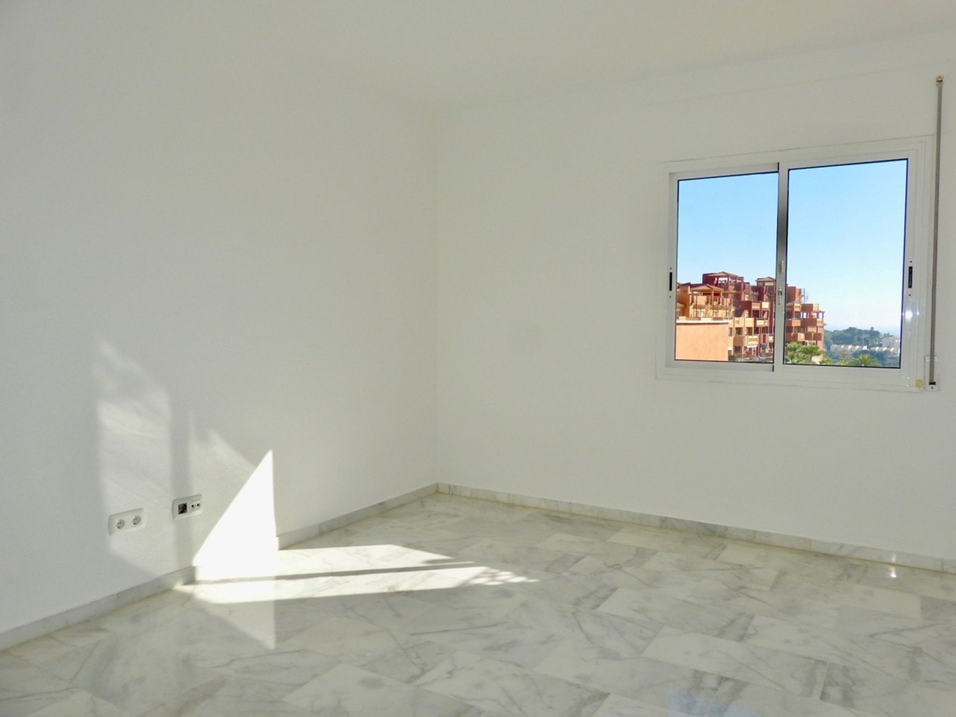 Condominium in Ojen, Andalusia 10743474