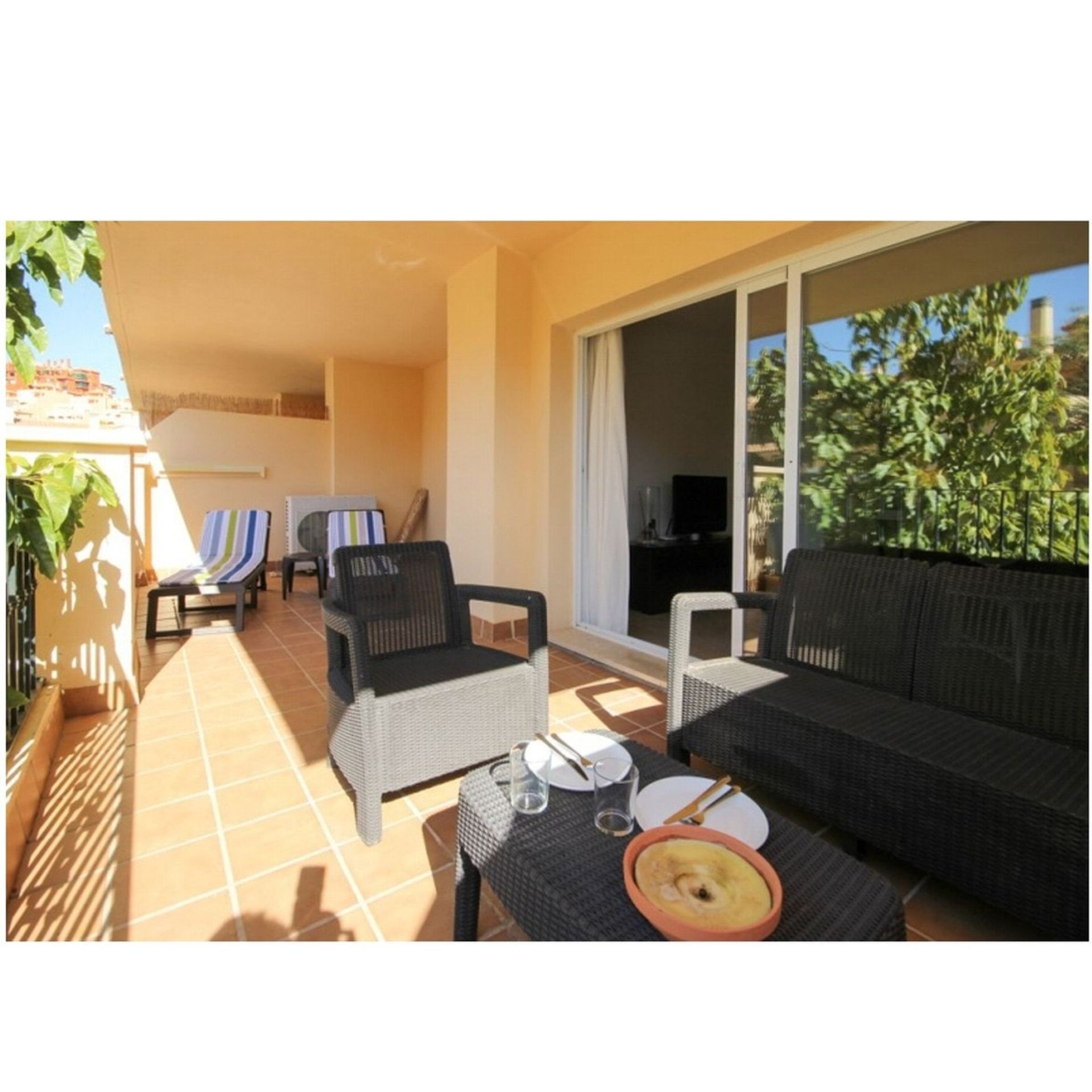 Condominium dans Fuengirola, Andalousie 10743677