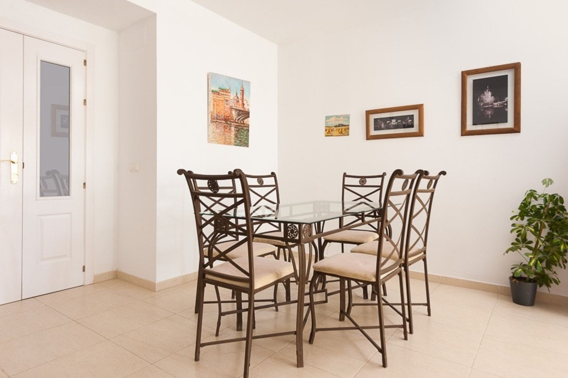 Condominium in Estepona, Andalusia 10743685