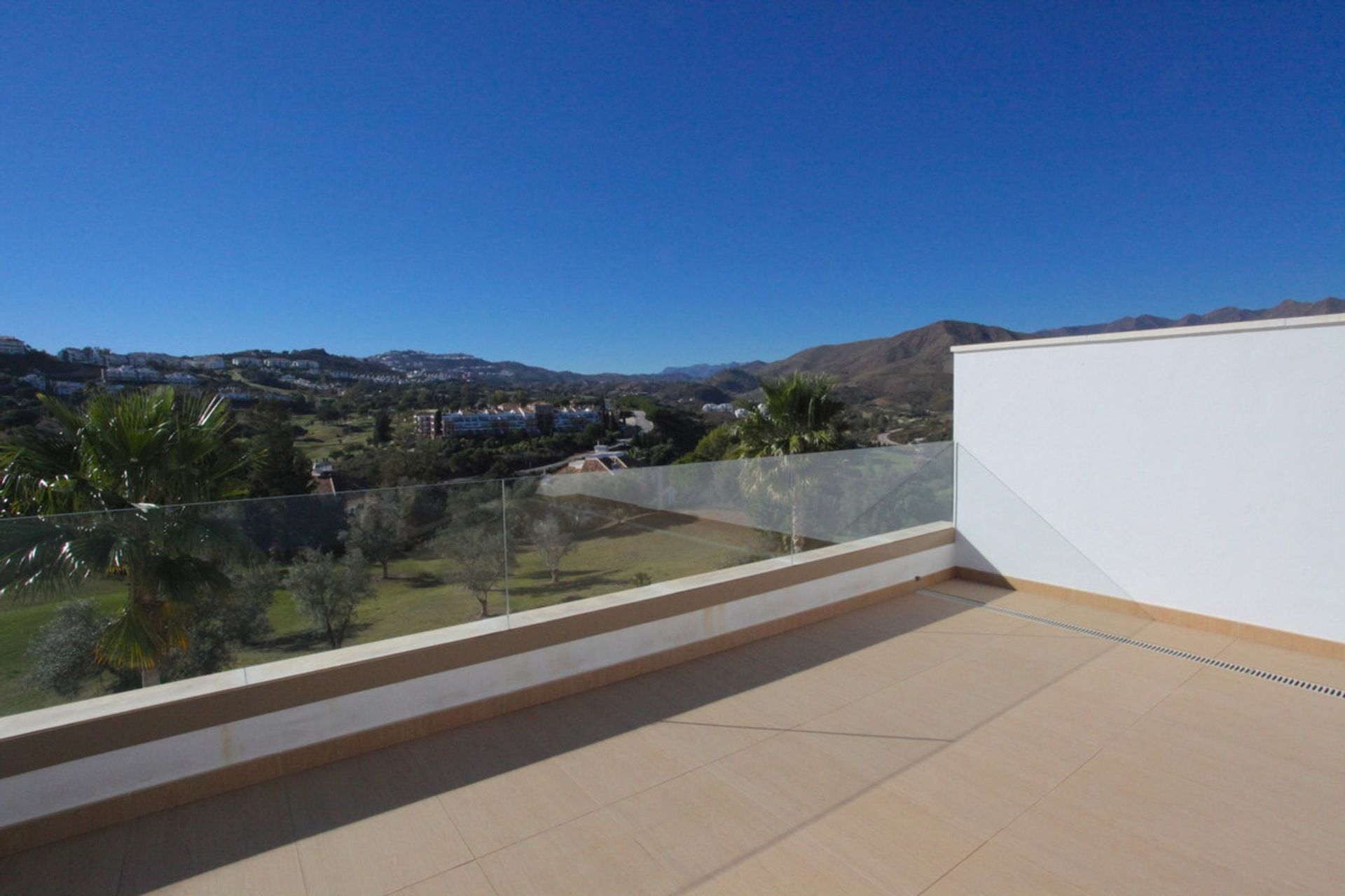 भूमि में Las Lagunas de Mijas, Andalucía 10743728