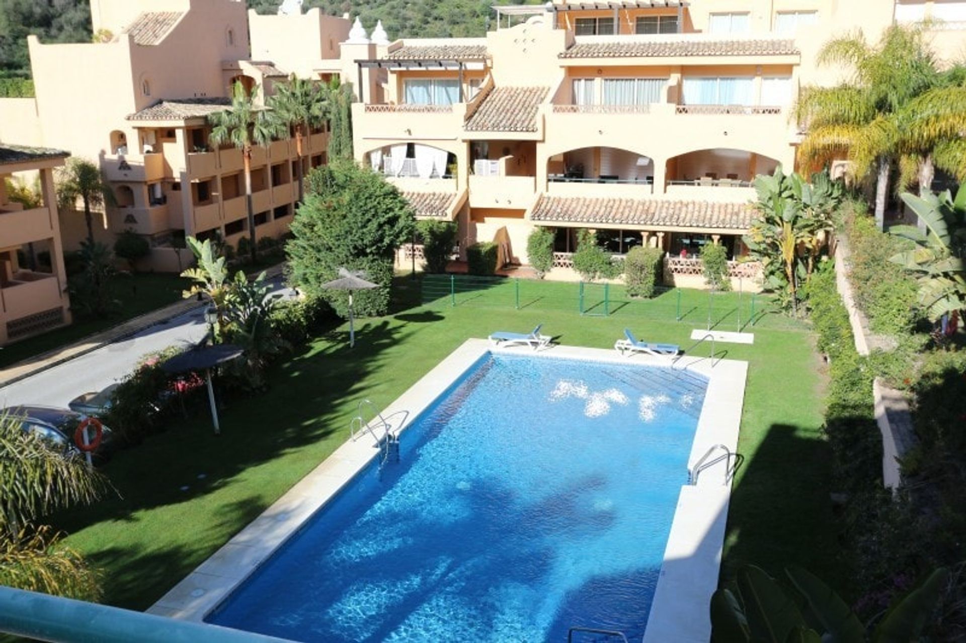 Condominium in Marbella, Andalucía 10745454