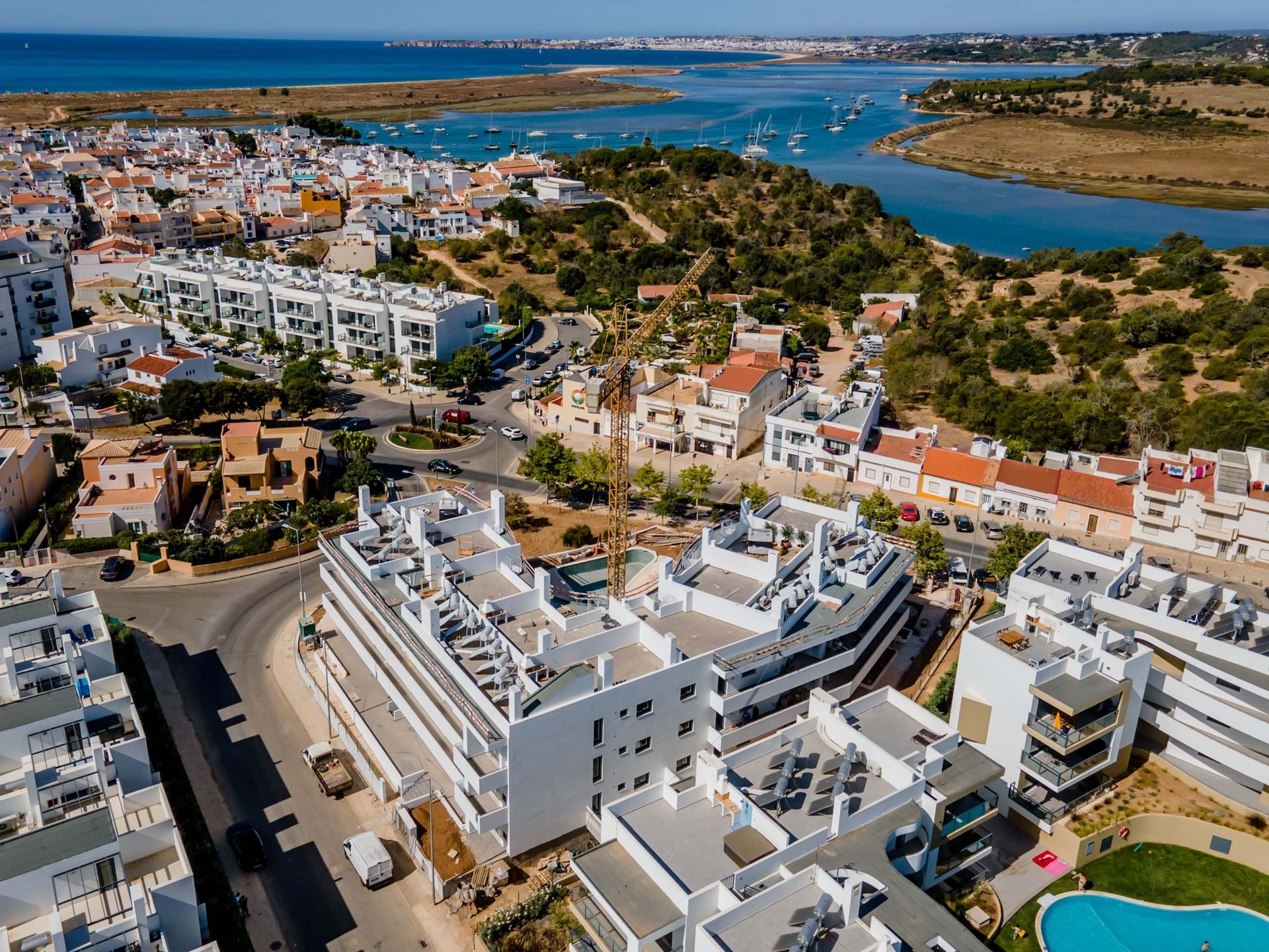 Condominium in Alvor, Faro 10745669