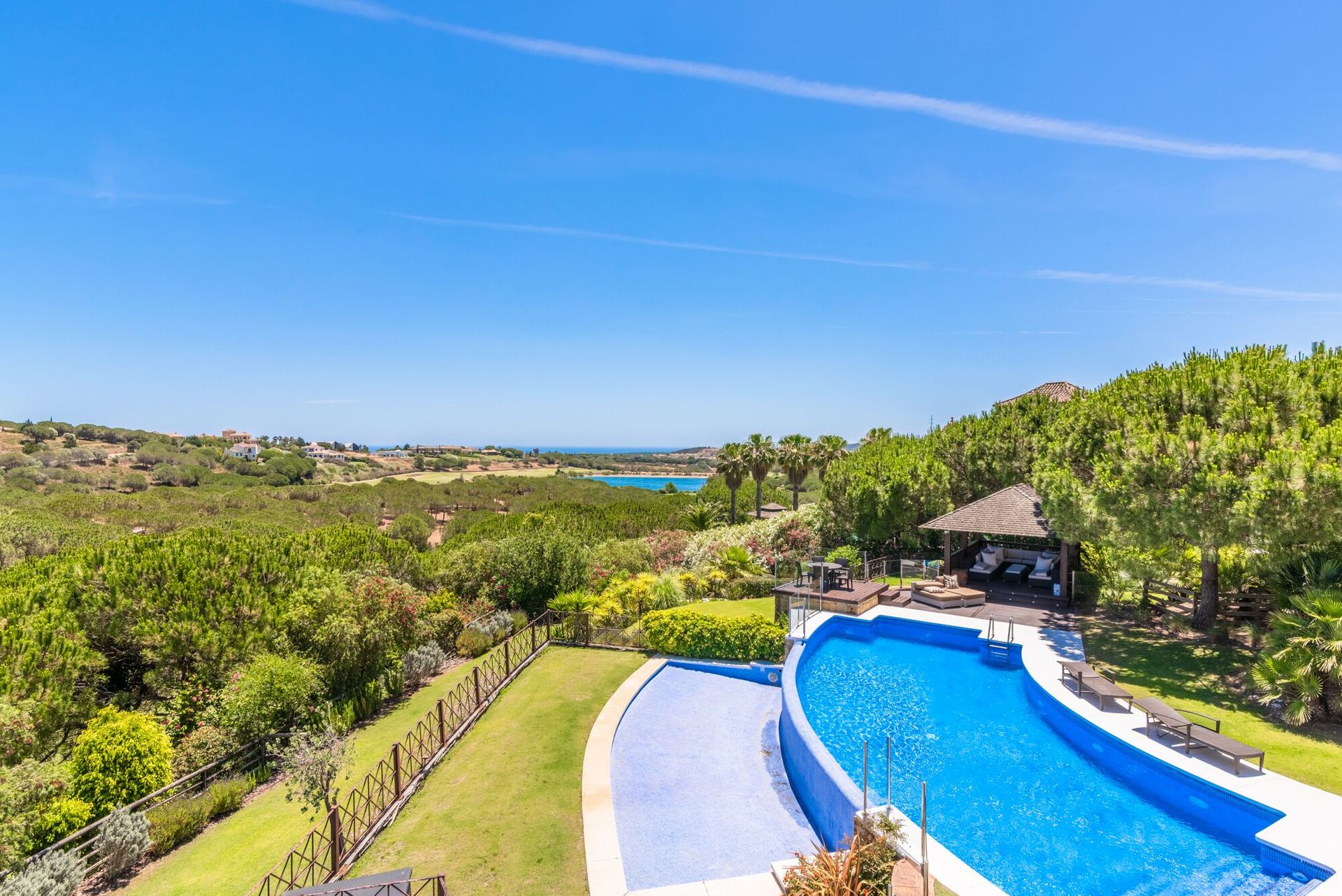 House in Guadiaro, Andalusia 10746064