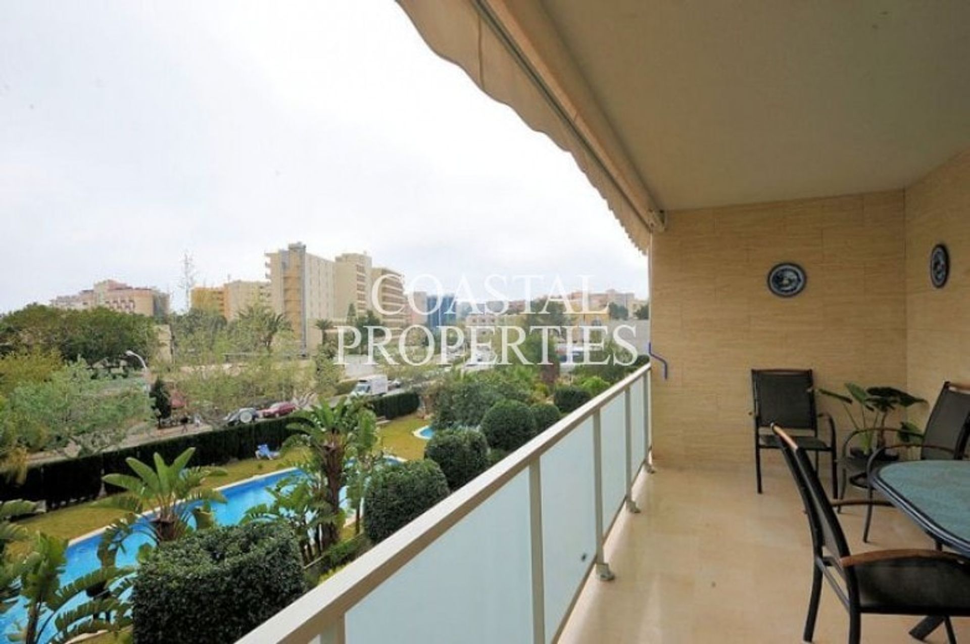 Condominio en Calvià, Islas Baleares 10746279