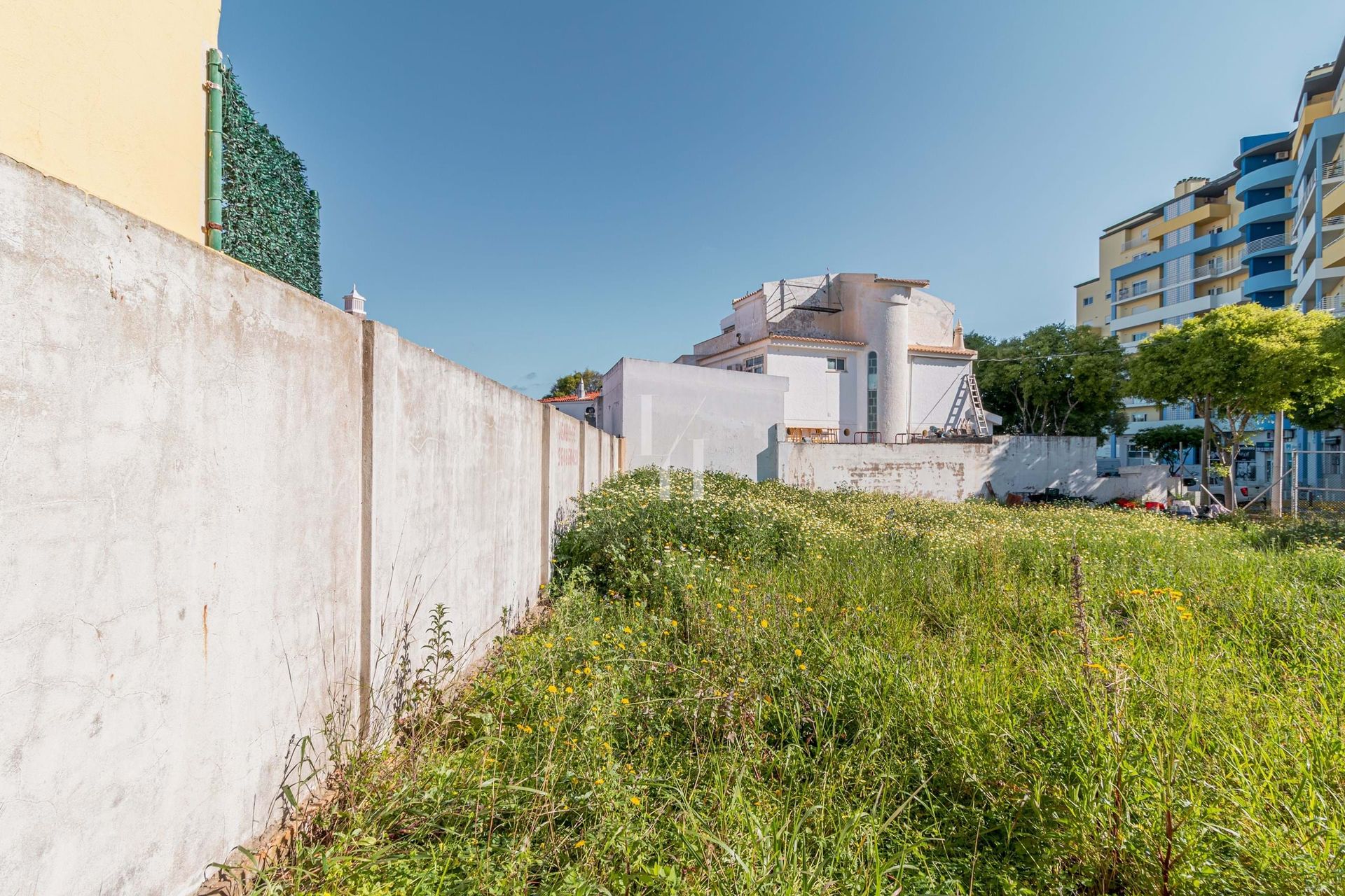 Tierra en Portimão, Faro 10746584