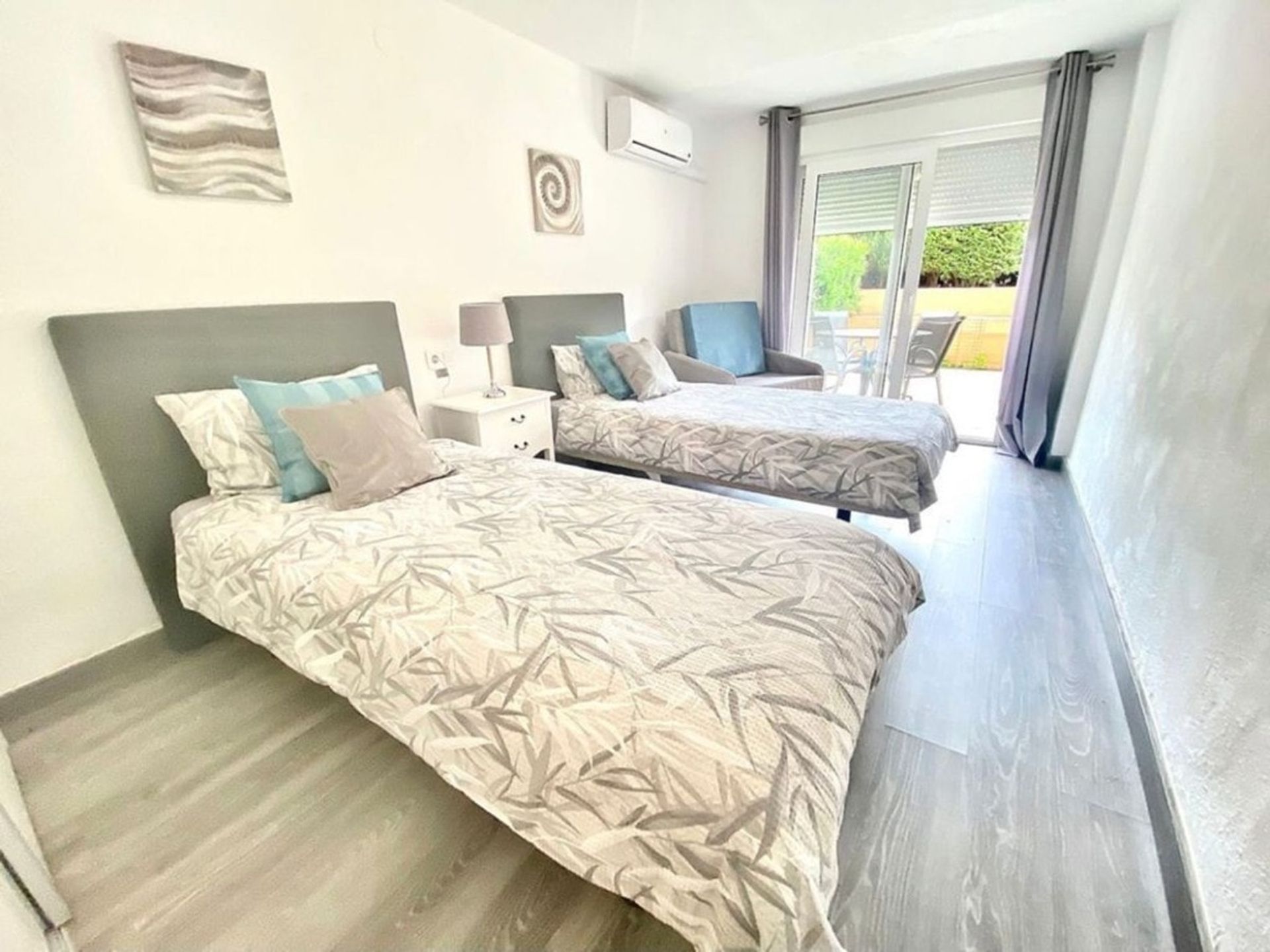 Condominio en Marbella, Andalucía 10747400