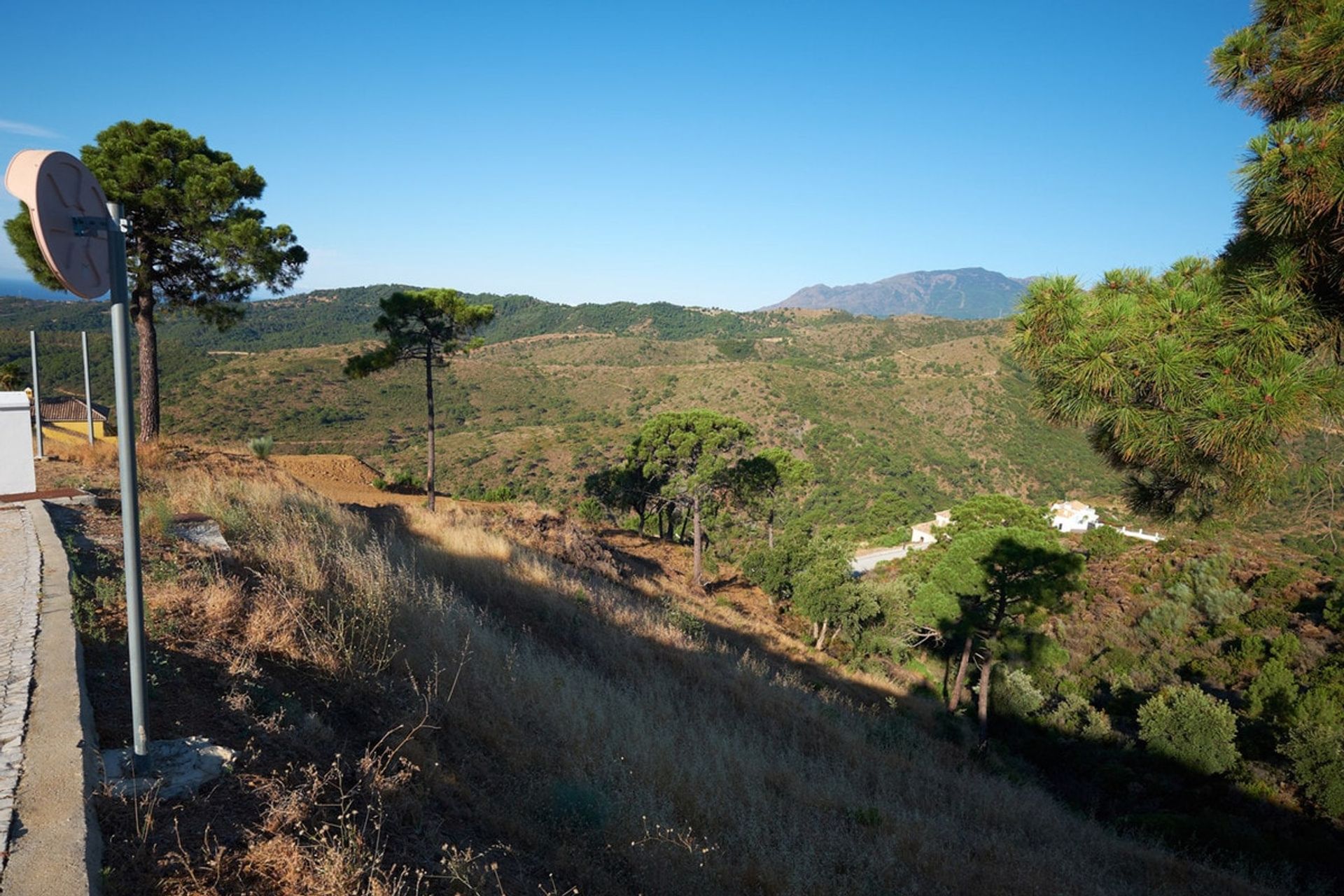 Terra no Benahavis, Andaluzia 10747416