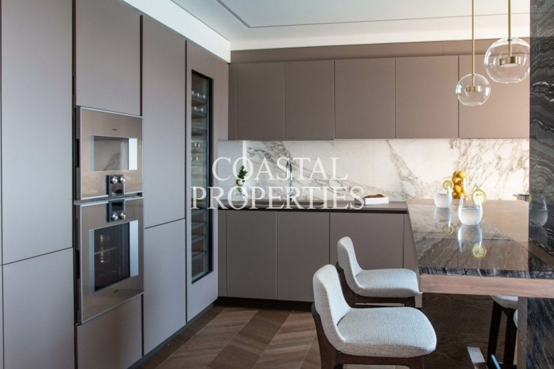 Condominium in Palma, Balearic Islands 10747467