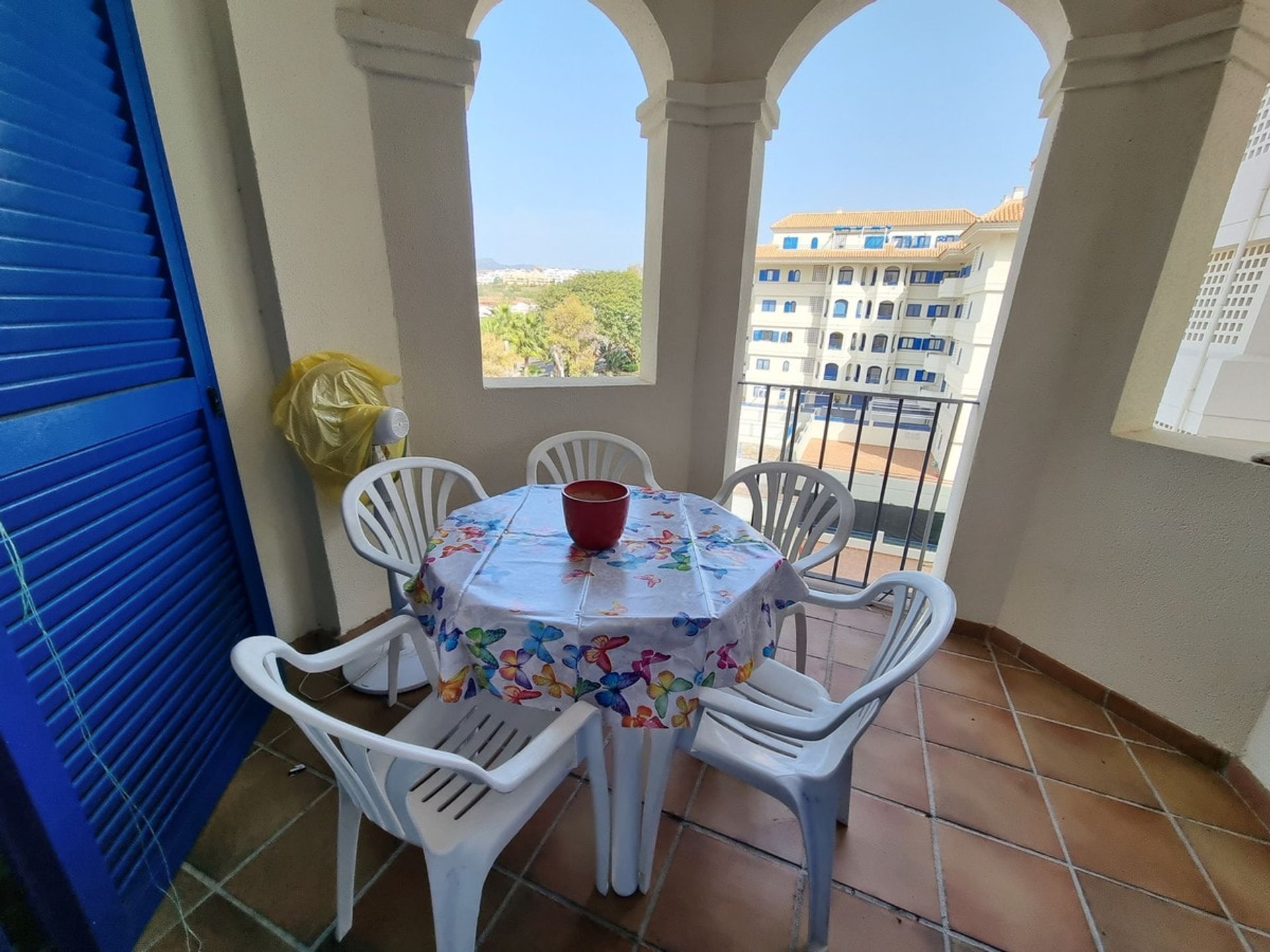 Condominium dans San Luis de Sabinillas, Andalousie 10748684