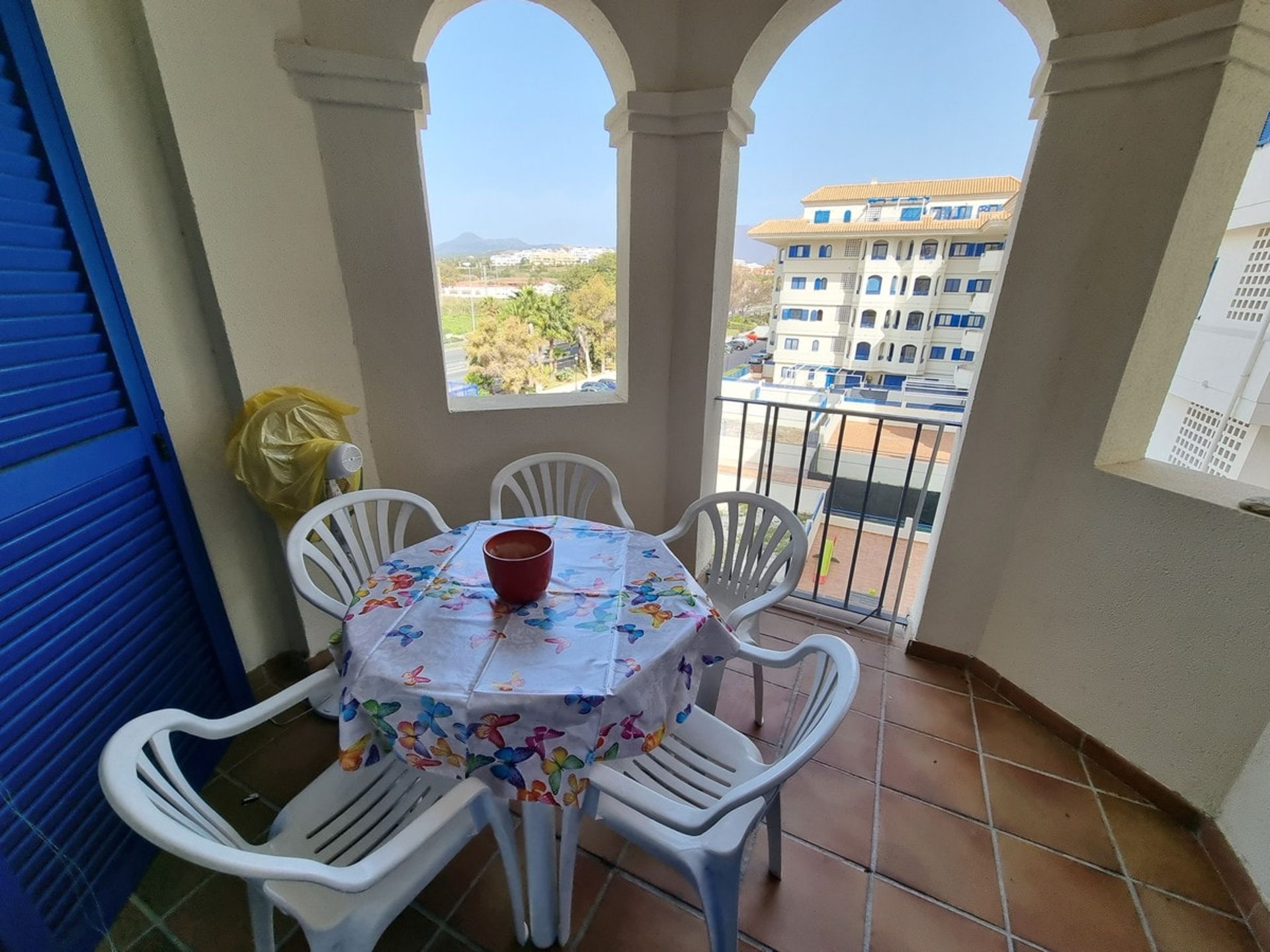 Condominium dans San Luis de Sabinillas, Andalousie 10748684