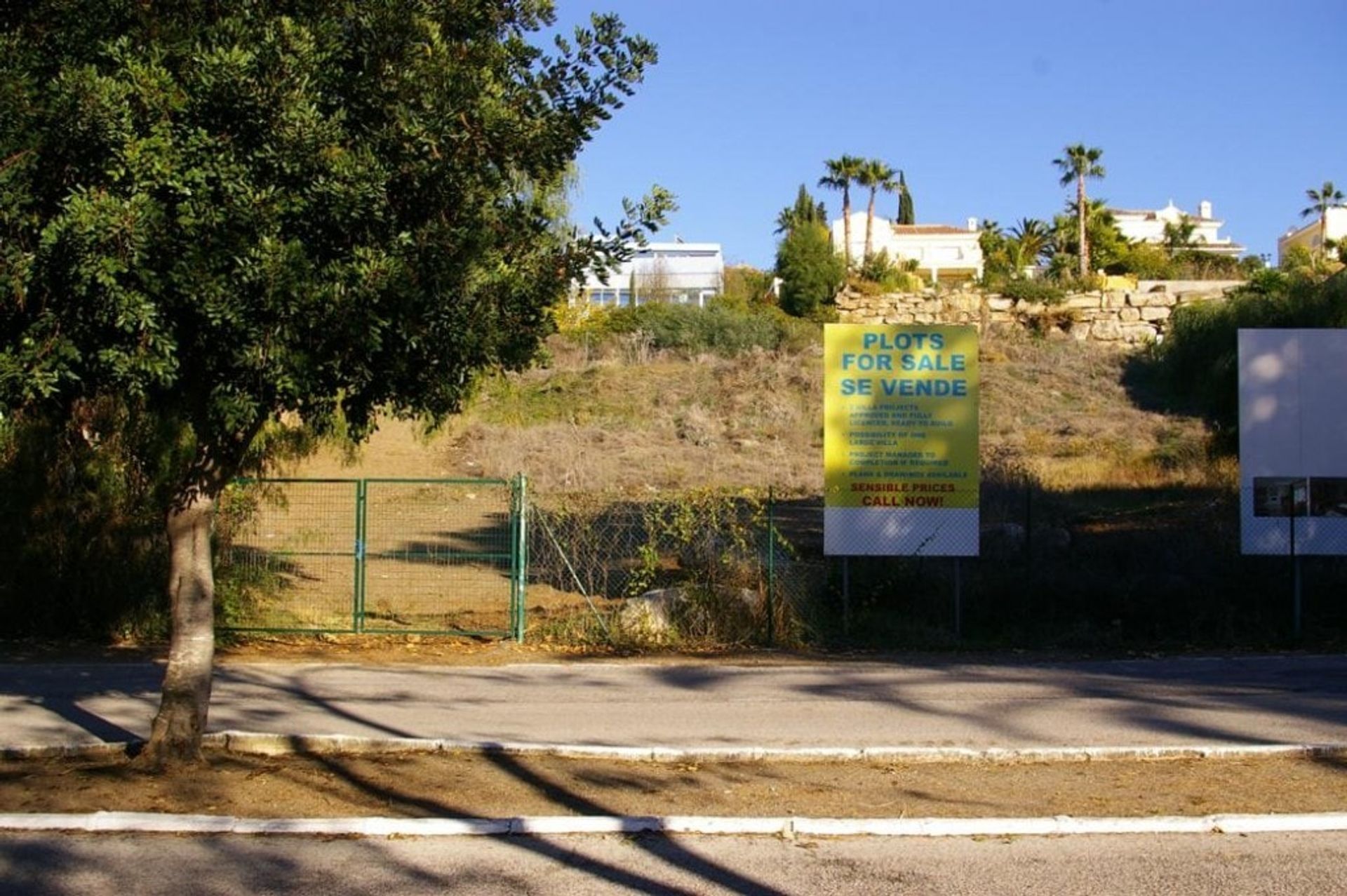 Land in Estepona, Andalucía 10748741