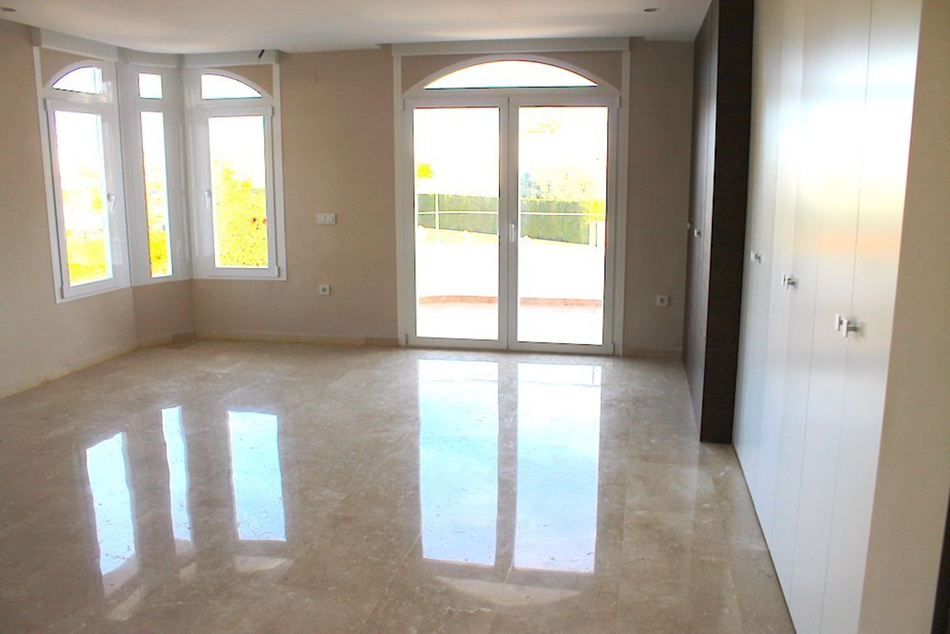 House in Alicante (Alacant), Comunidad Valenciana 10748840