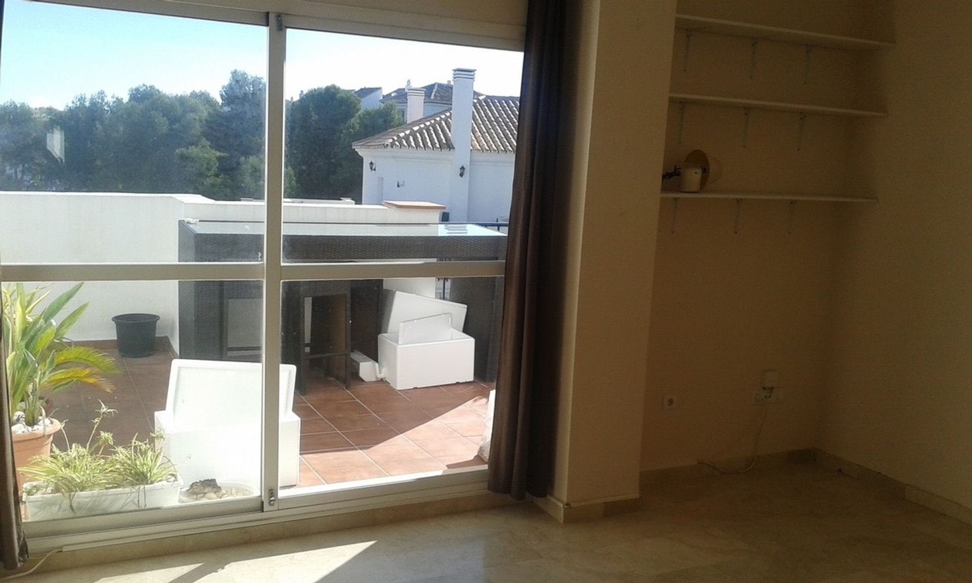 Condominium in Fuengirola, Andalusia 10748940