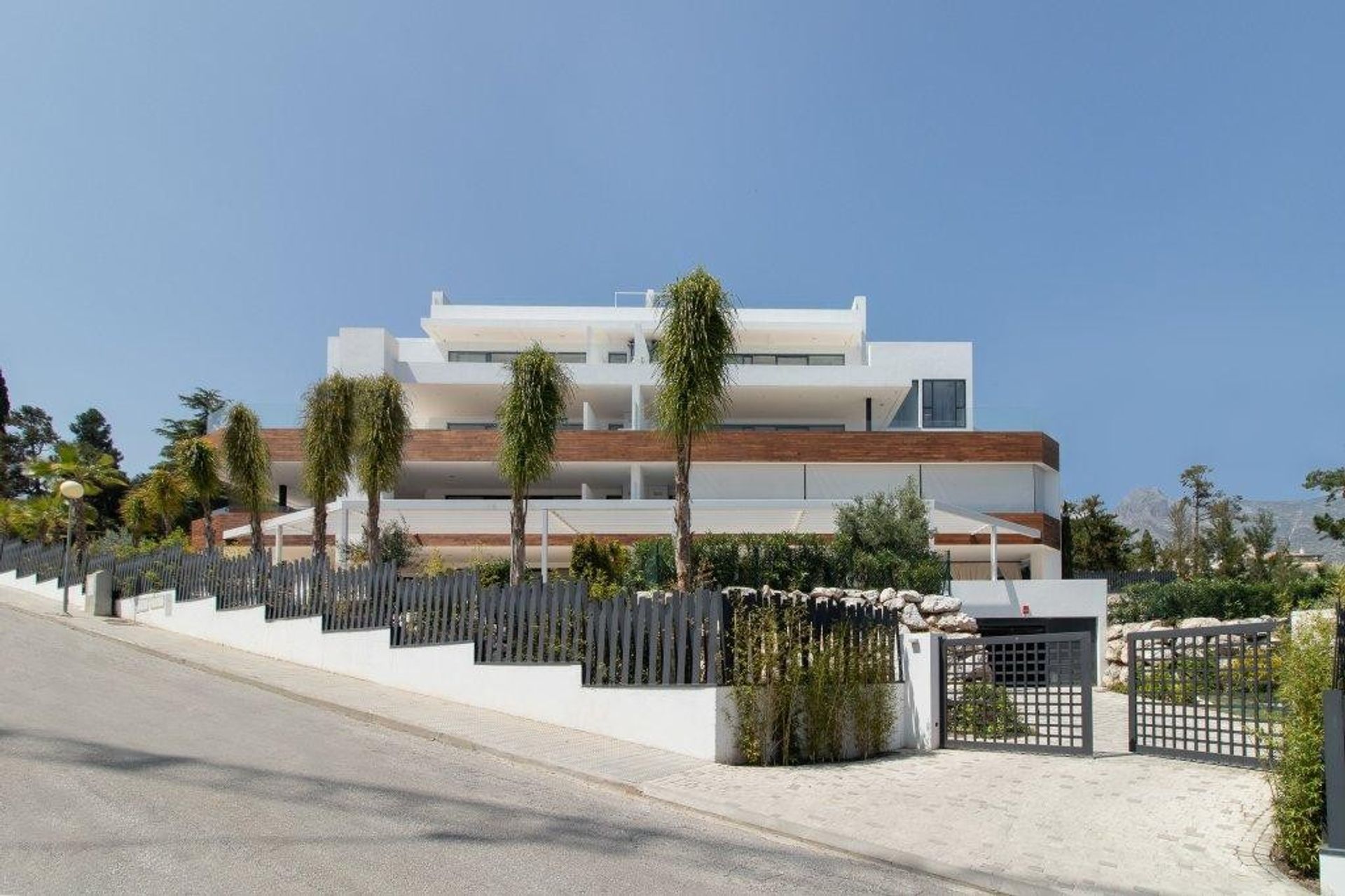 Condominium in Marbella, Andalucía 10749183