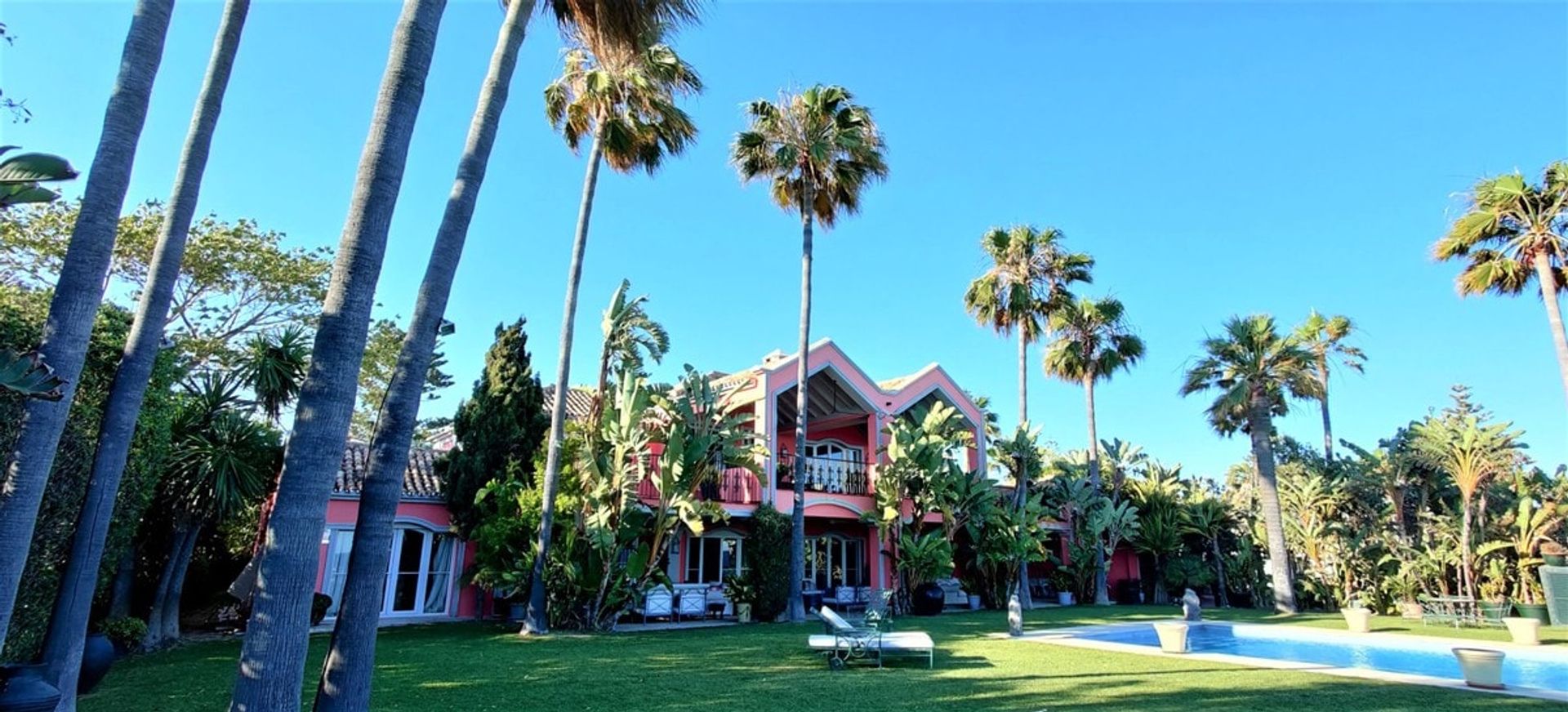 rumah dalam Estepona, Andalucía 10749196