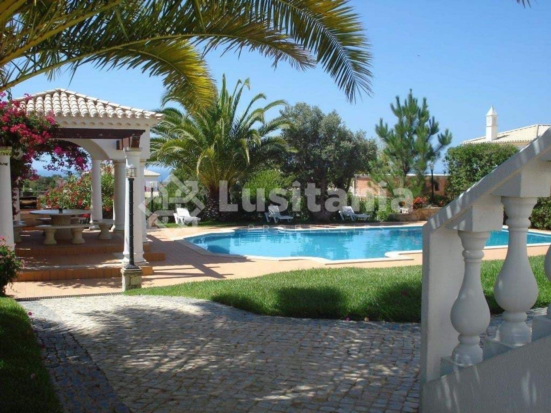 House in Albufeira, Faro District 10749869