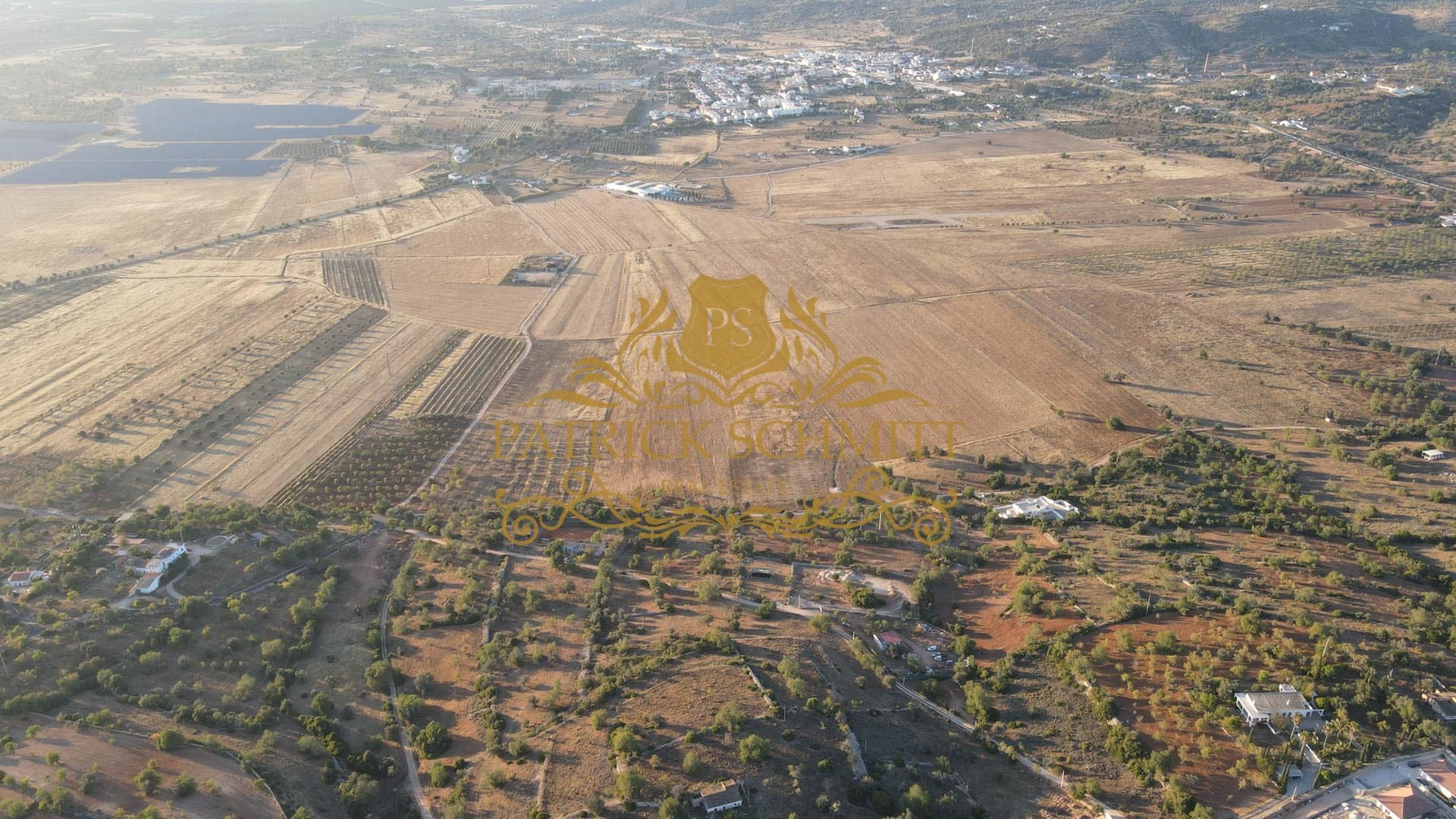 Land in , Faro 10750080