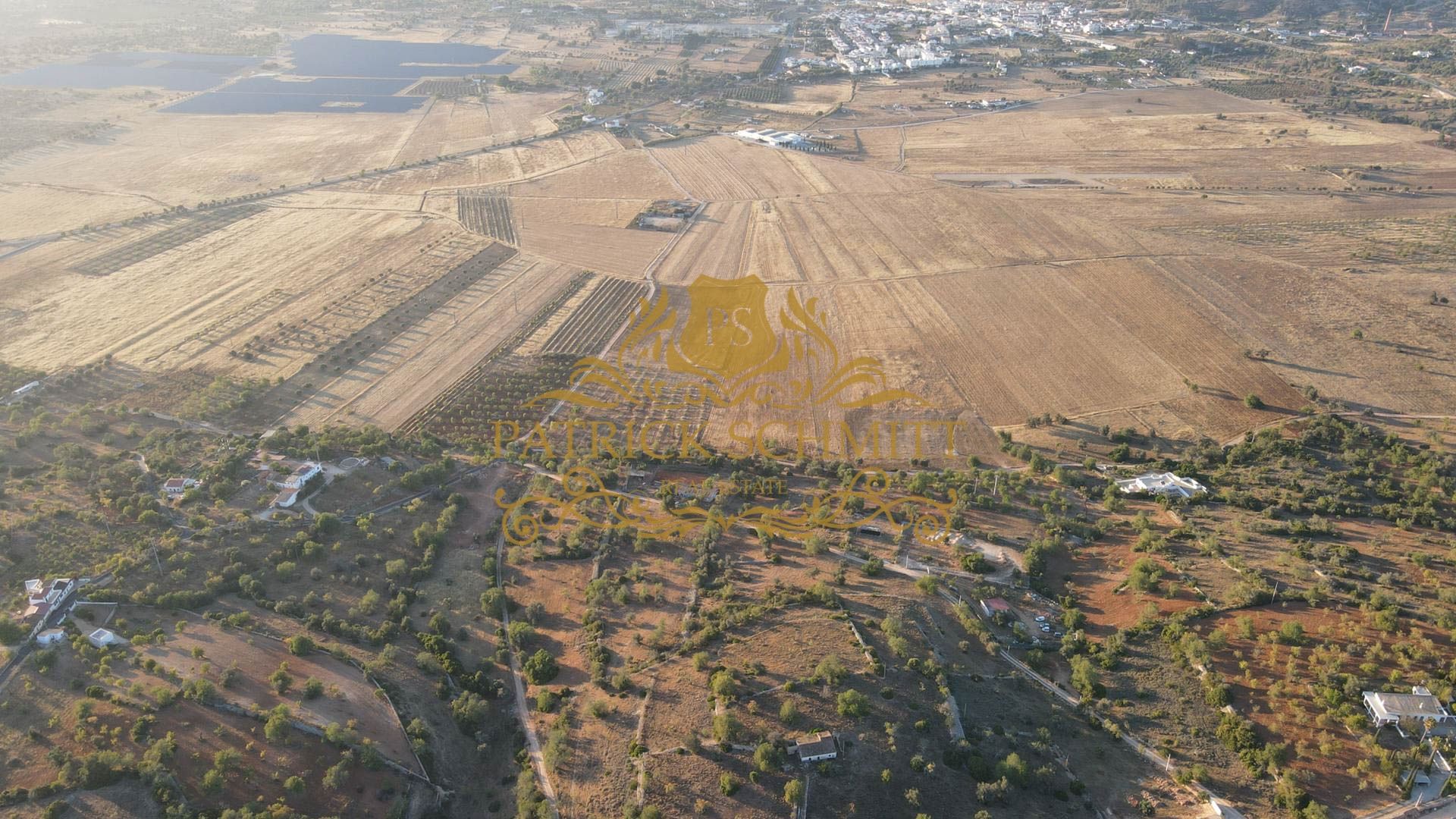 Maa sisään Poço da Figueira, Faro 10750080