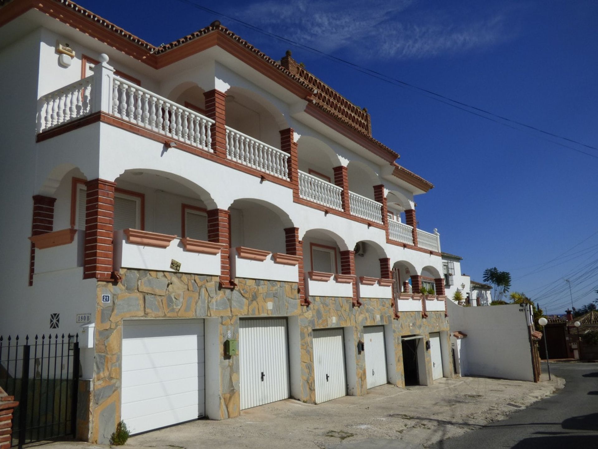 Casa nel Fuengirola, Andalusia 10750123