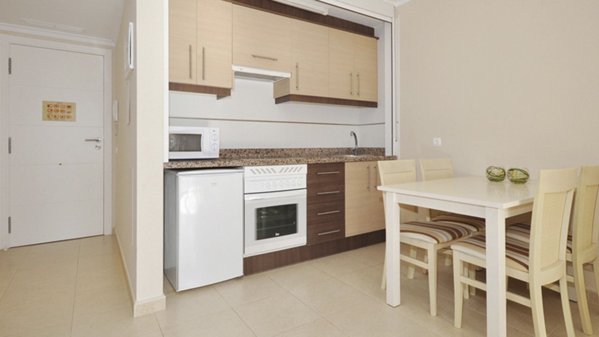 Condominium in Calpe, Comunidad Valenciana 10750465