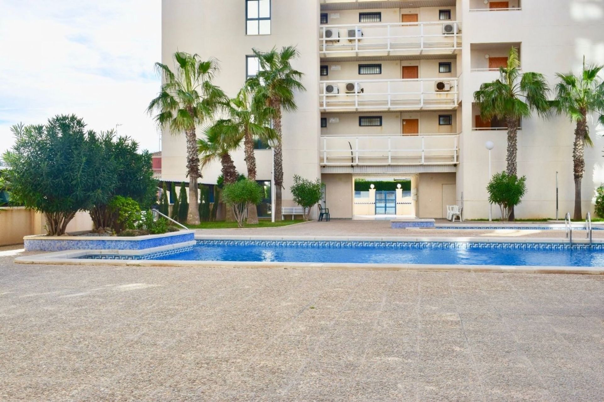 Condominium dans Torrevieja, Comunidad Valenciana 10750499