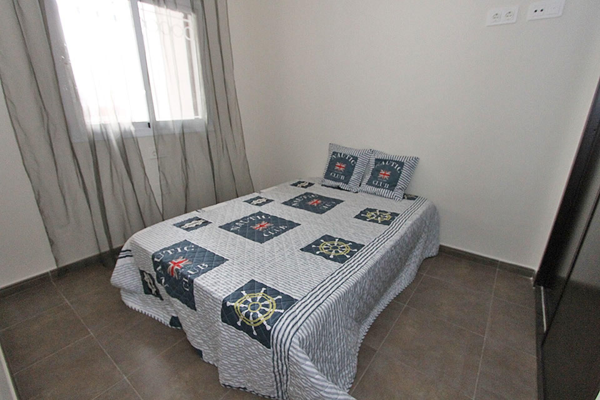 بيت في Torrevieja, Comunidad Valenciana 10750588