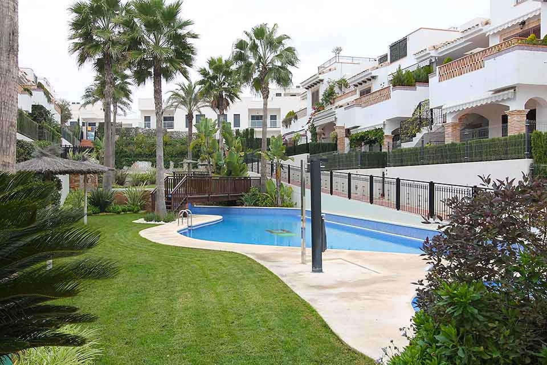 بيت في Torrevieja, Comunidad Valenciana 10750588