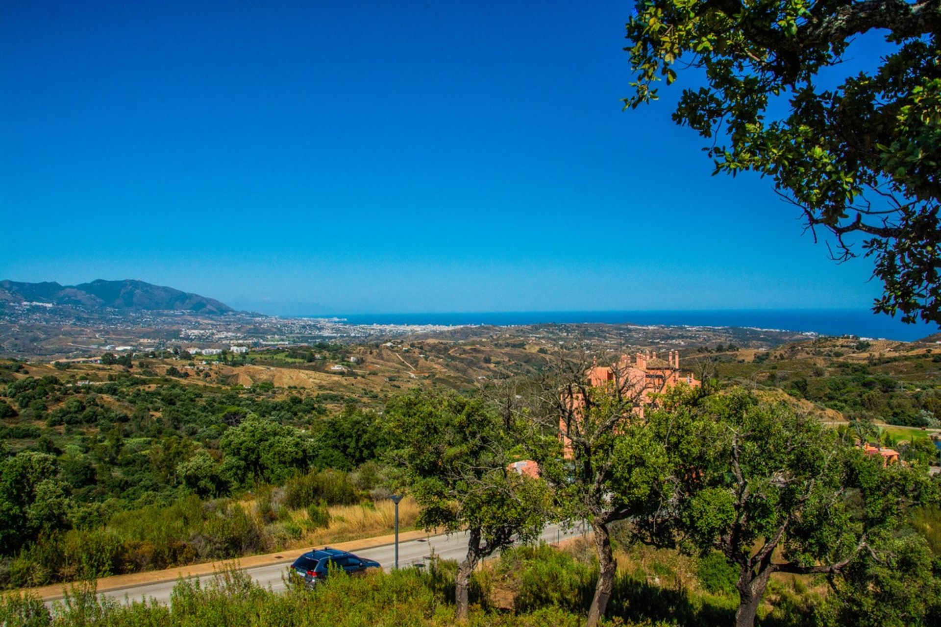 Tanah dalam Ojen, Andalusia 10751172