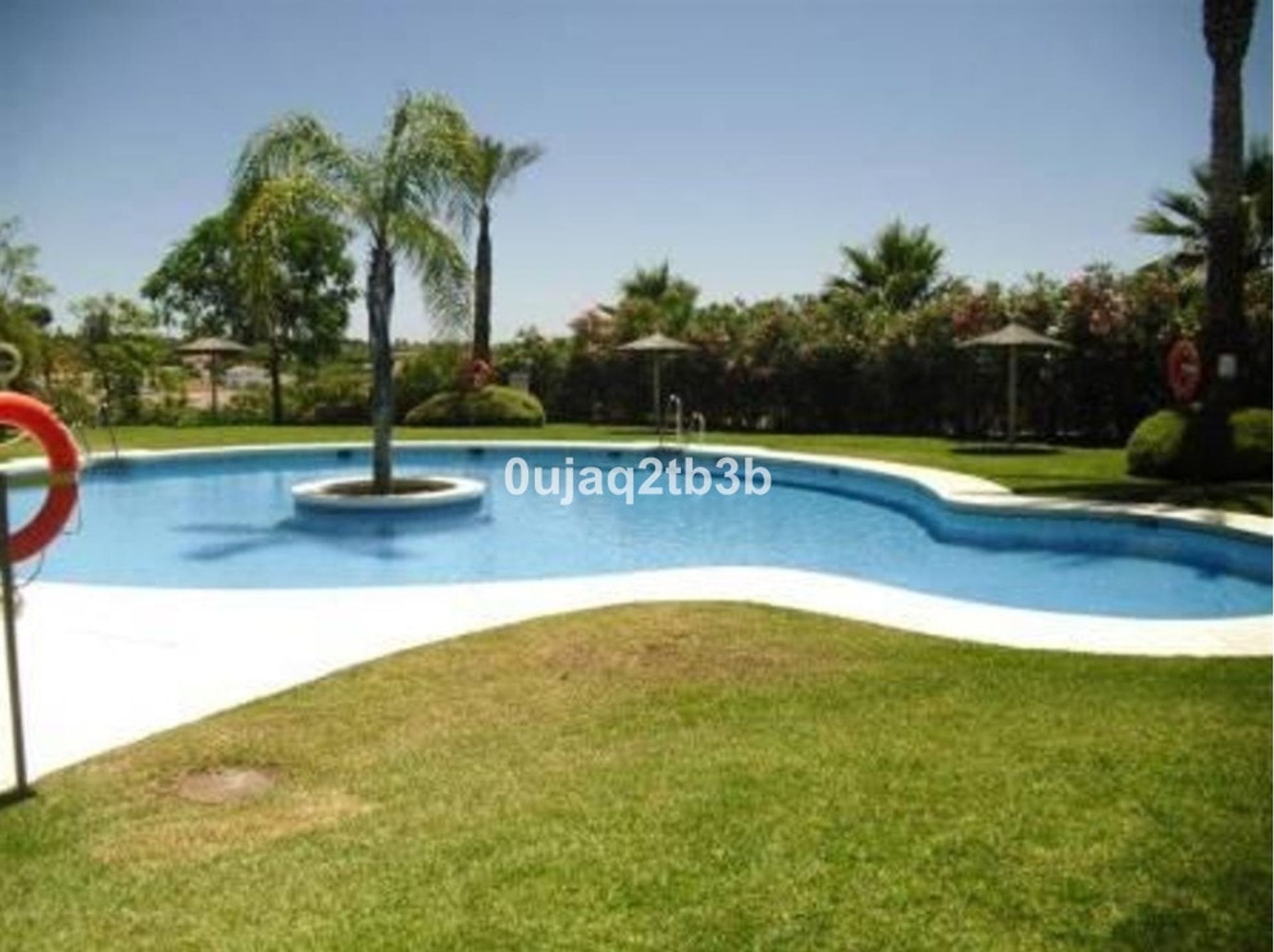 Condominium in Estepona, Andalusië 10751450