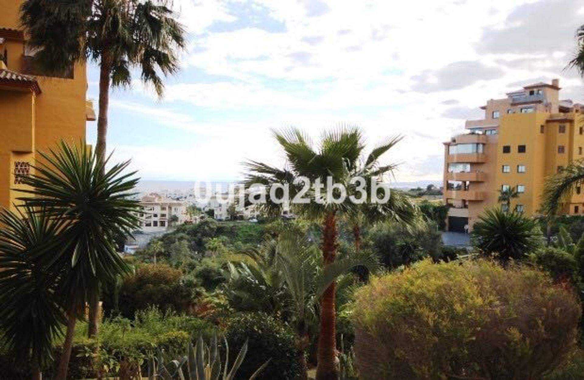 Condominium in Estepona, Andalusië 10751450