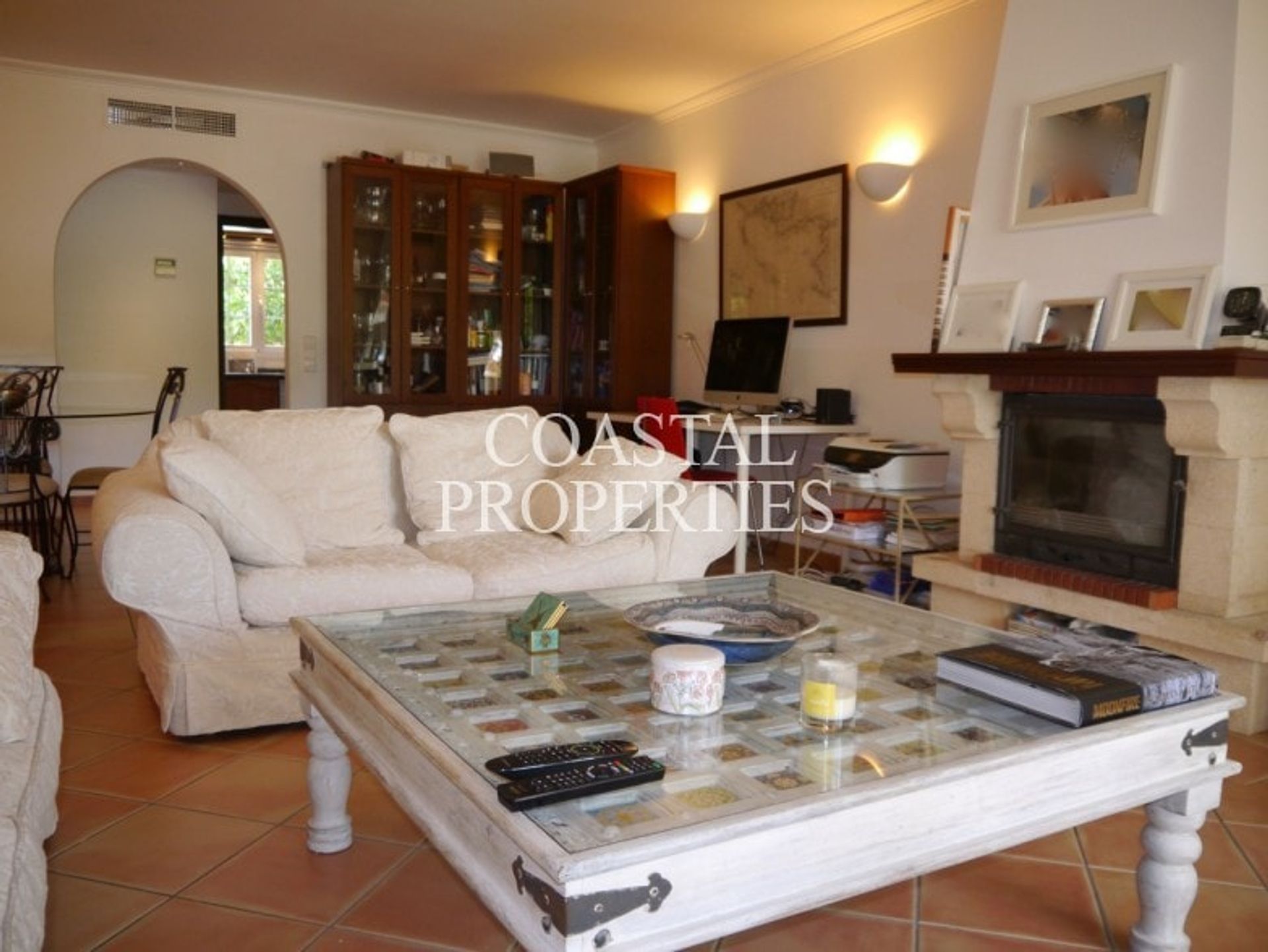 Condominium in Calvia, Balearic Islands 10751598