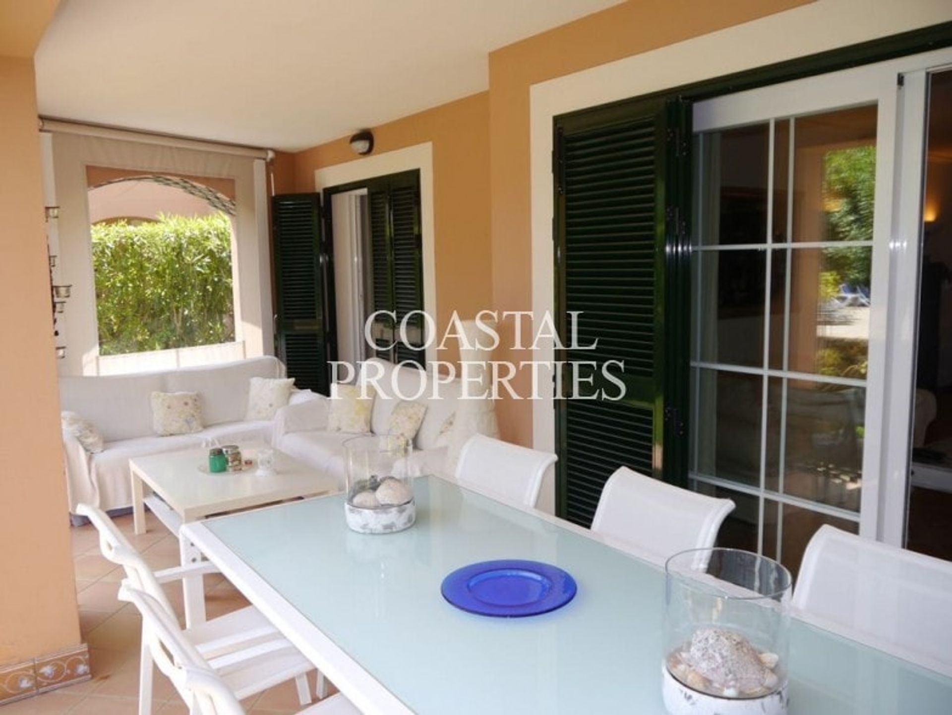 Condominium in Calvia, Balearic Islands 10751598