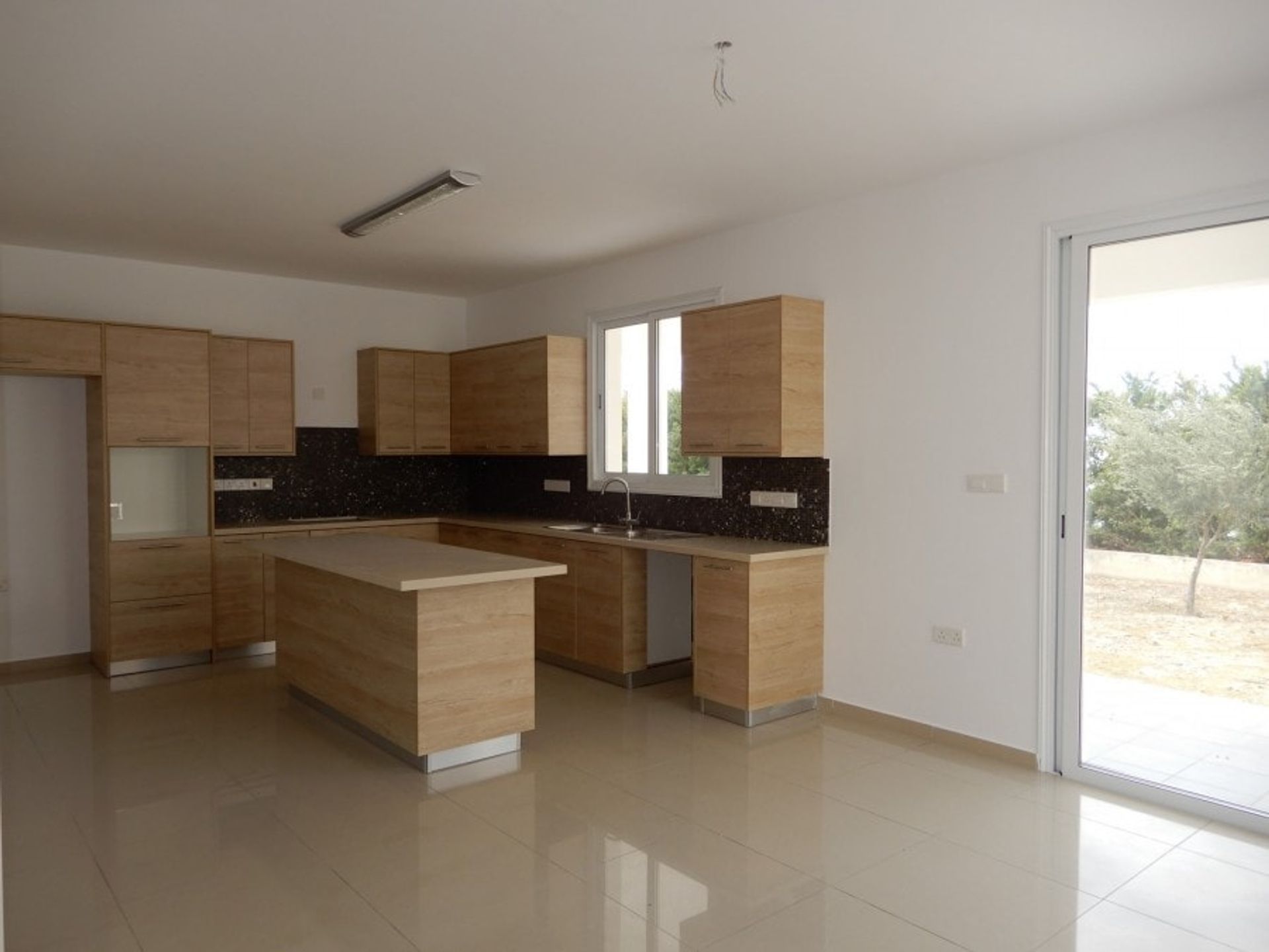 Hus i Emba, Paphos 10752096