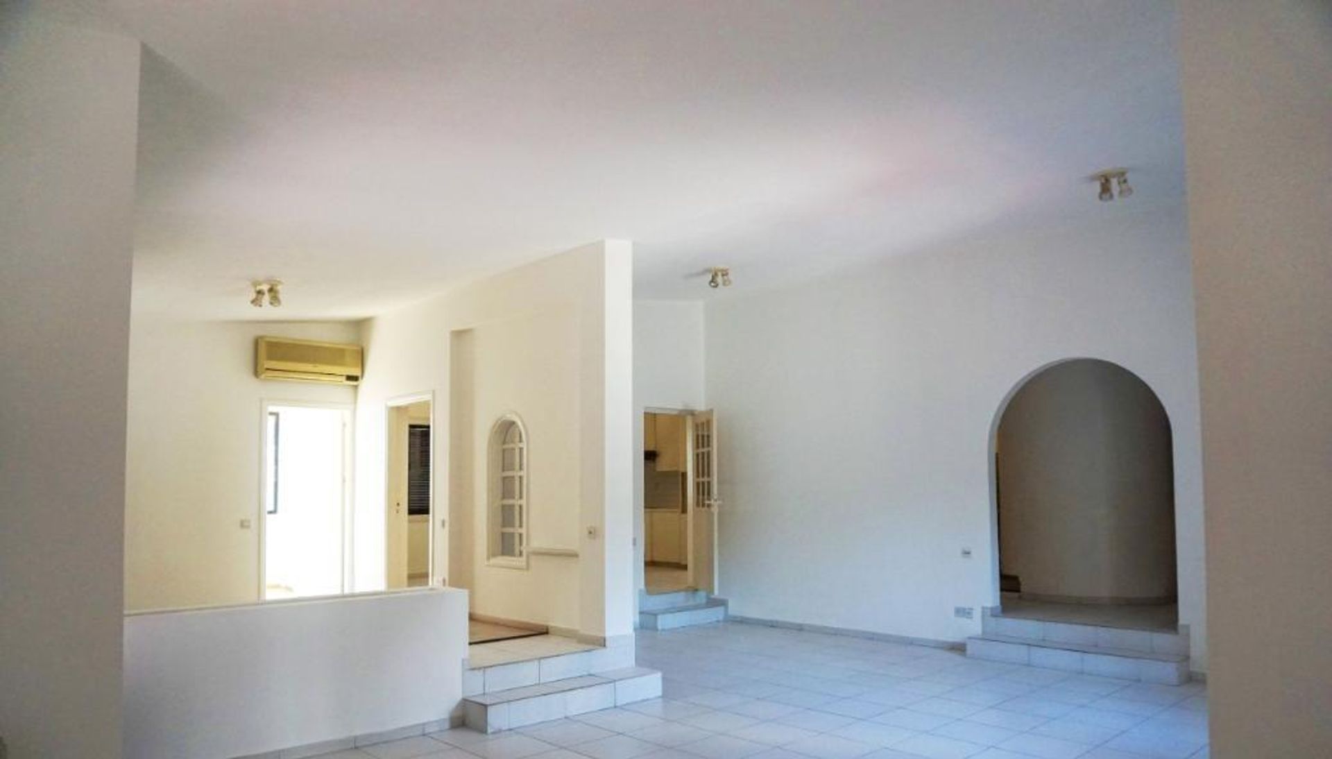 rumah dalam Strovolos, Nicosia 10754405