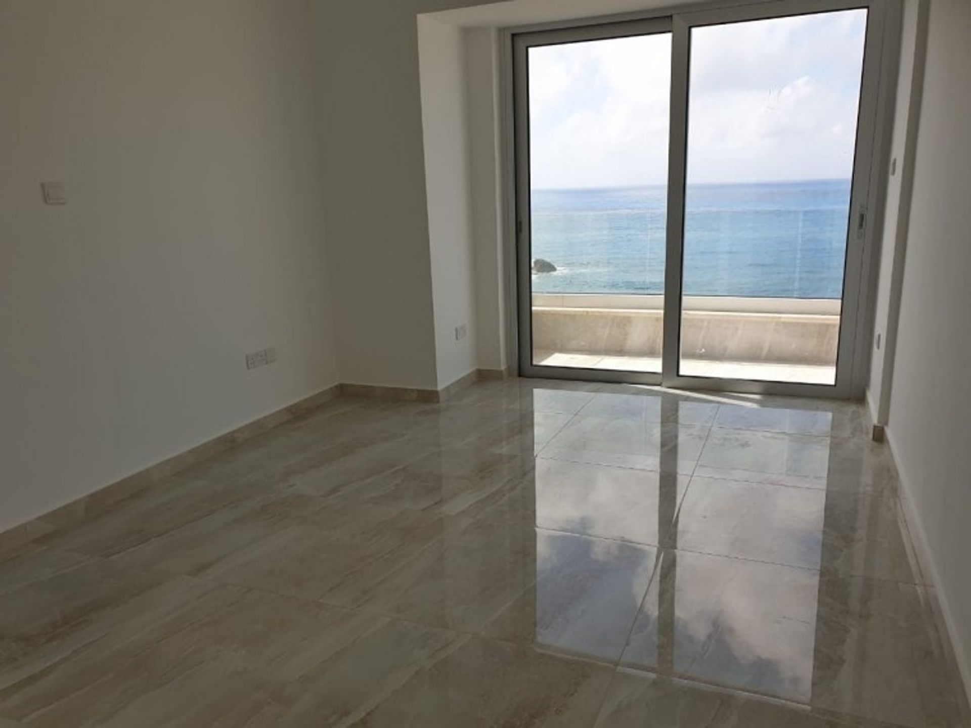 Talo sisään Kissonerga, Paphos 10754474