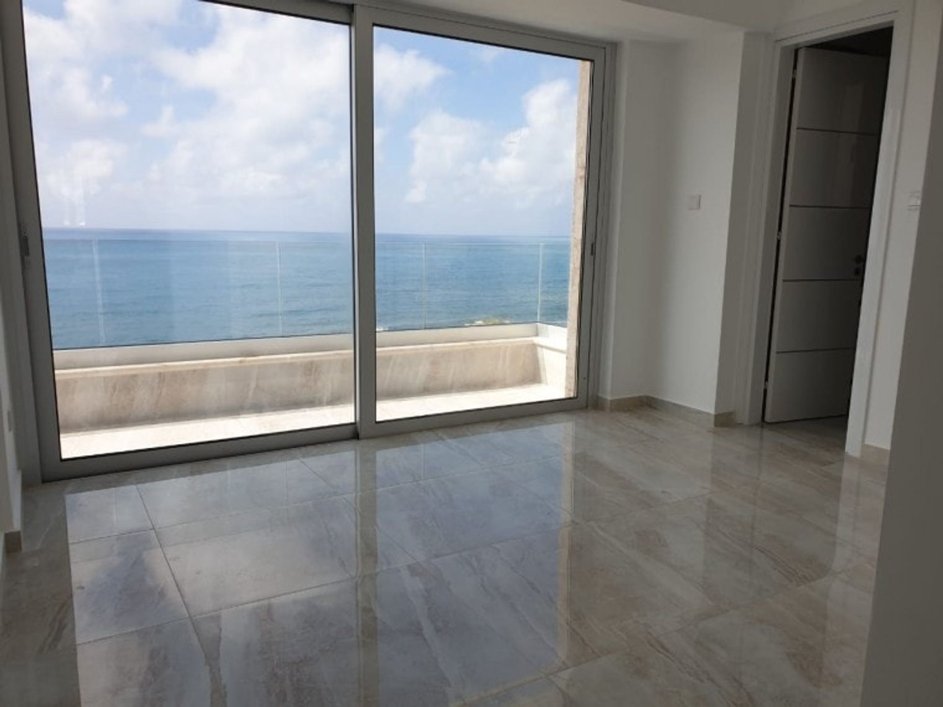 Talo sisään Kissonerga, Paphos 10754474