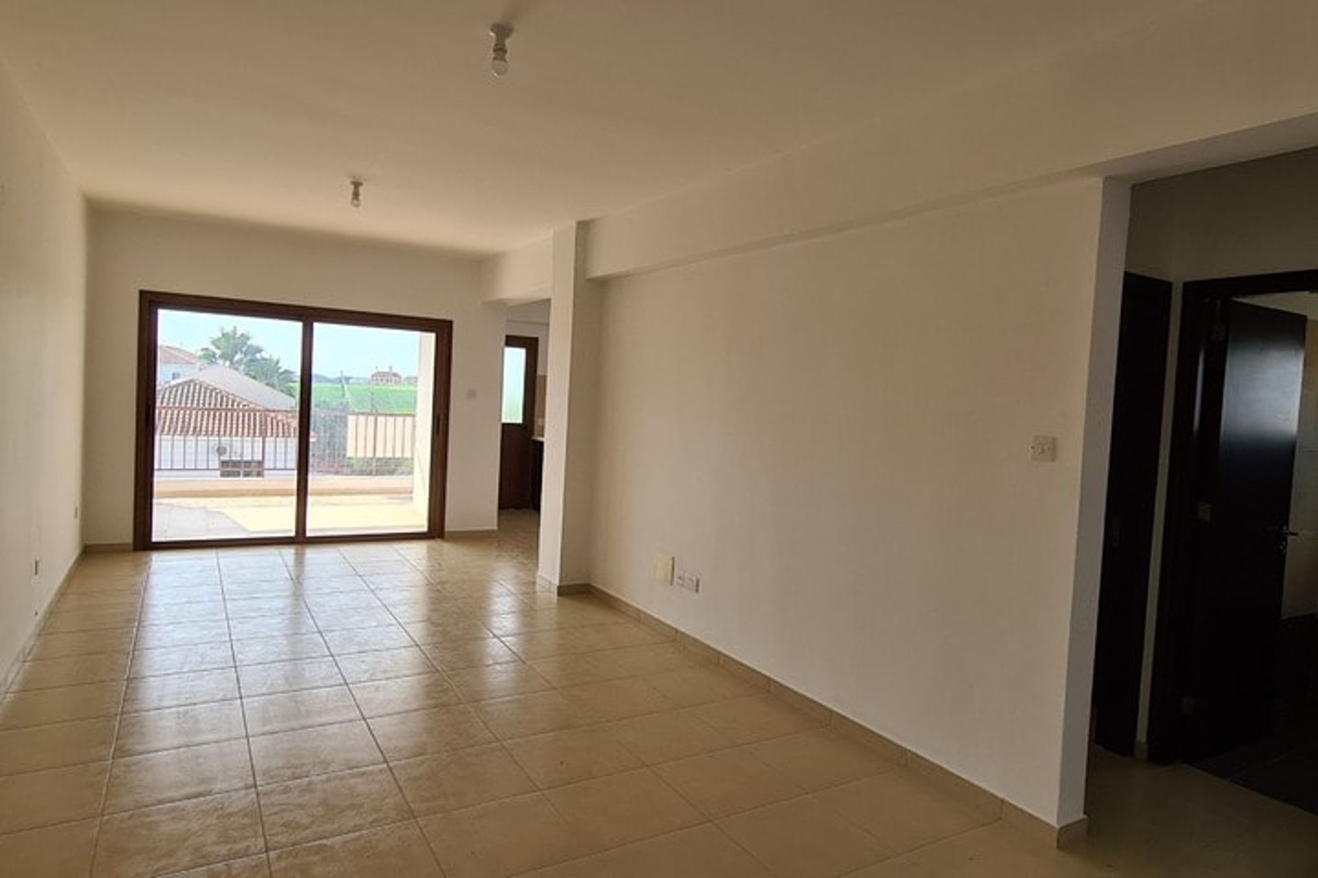 Condominium dans Aradippou, Larnaca 10758280