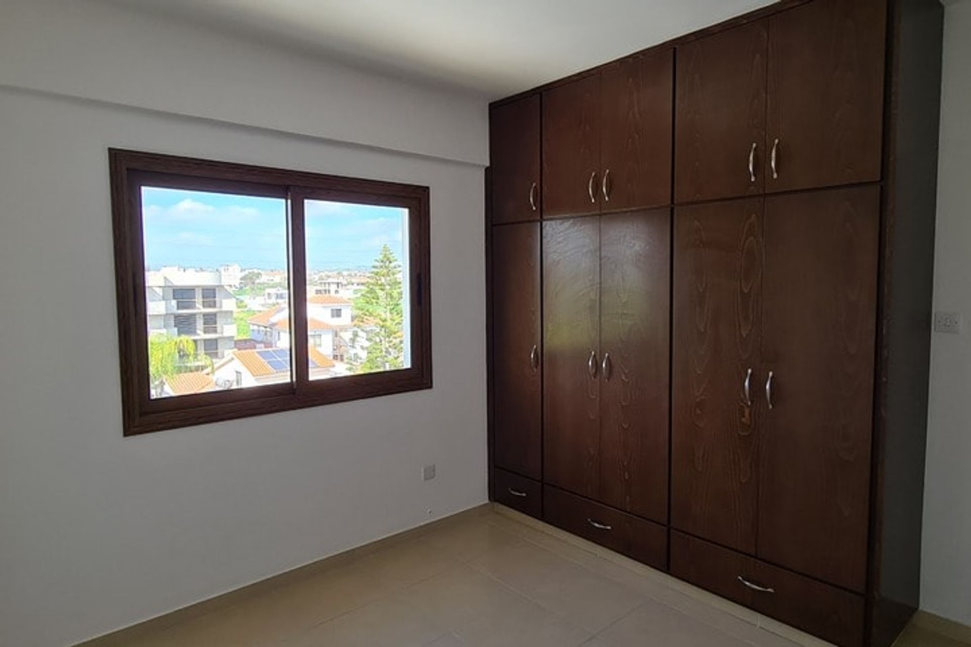 Condominium dans Aradippou, Larnaca 10758280