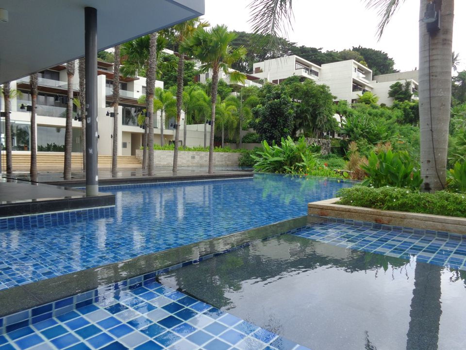 Condominium dans Karon, Phuket 10759936