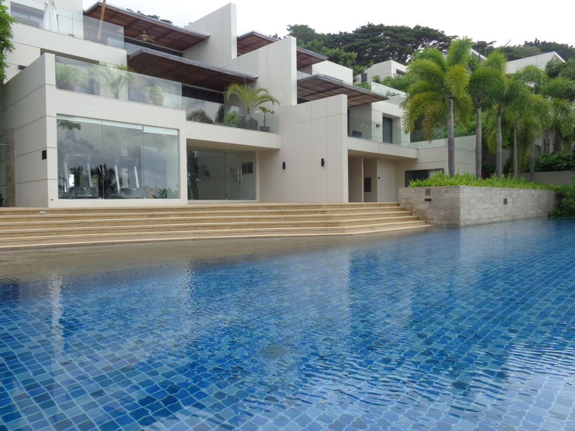 Condominium dans Karon, Phuket 10759936