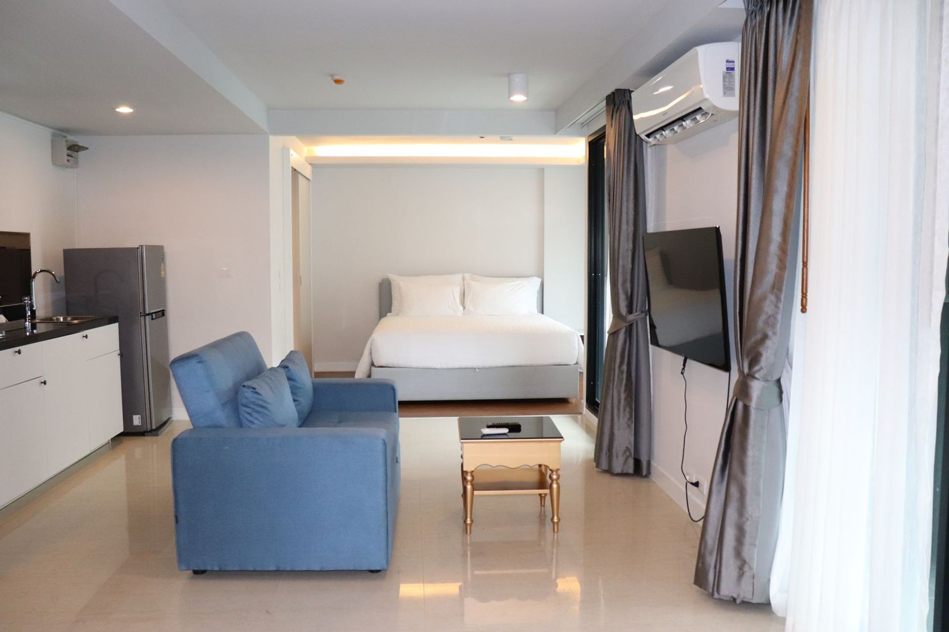 Condominium in Tambon Choeng Thale, Chang Wat Phuket 10760029